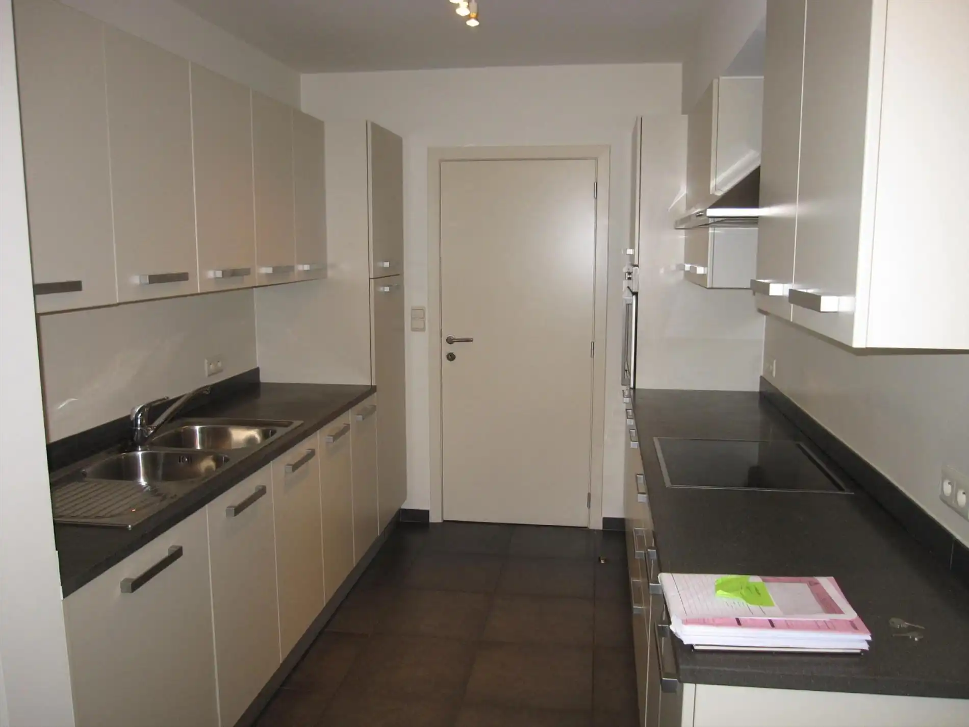 een recent en ruim 2-slpk. appartement foto 3