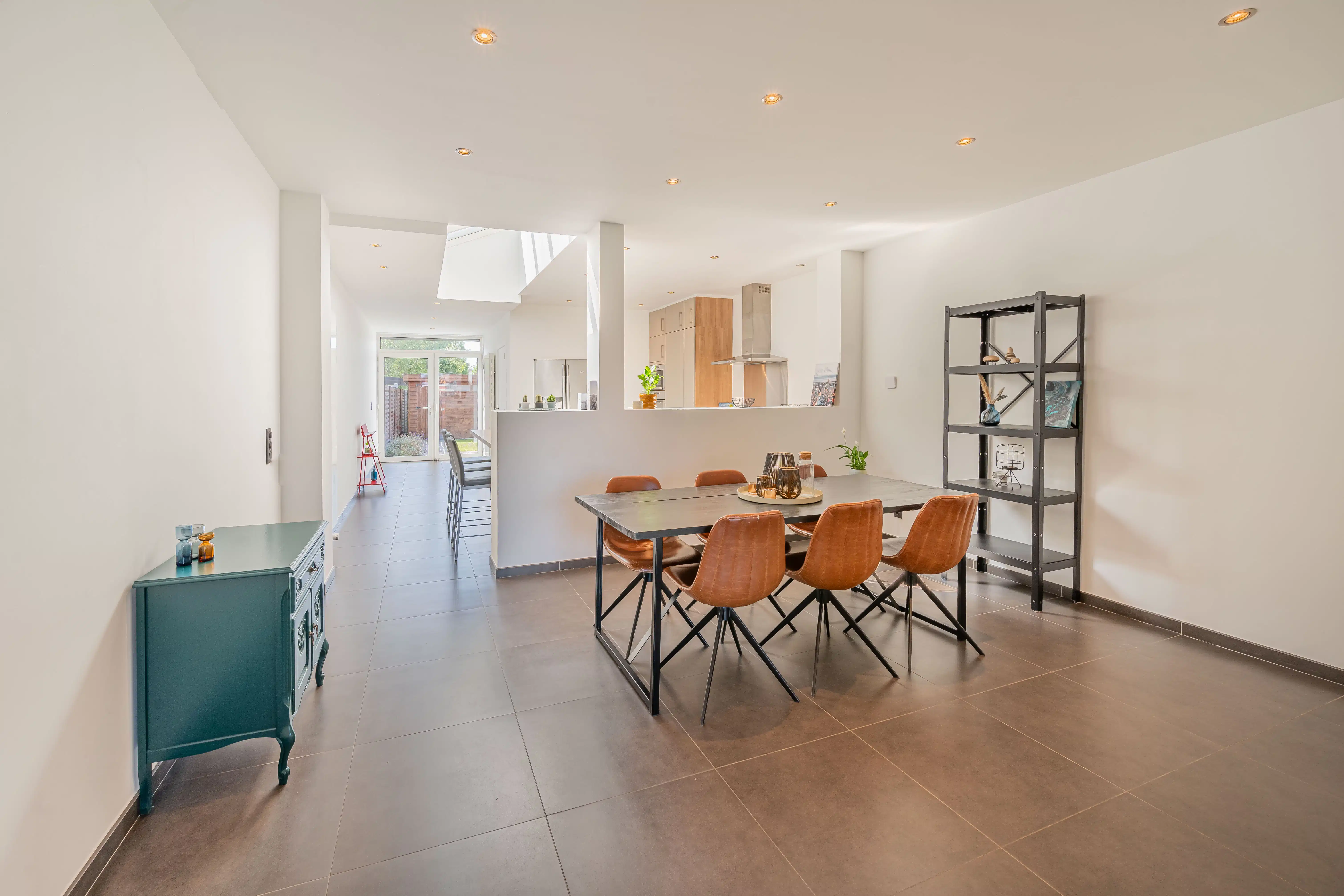 Instapklare en verrassend ruime woning in hartje Willebroek foto 4