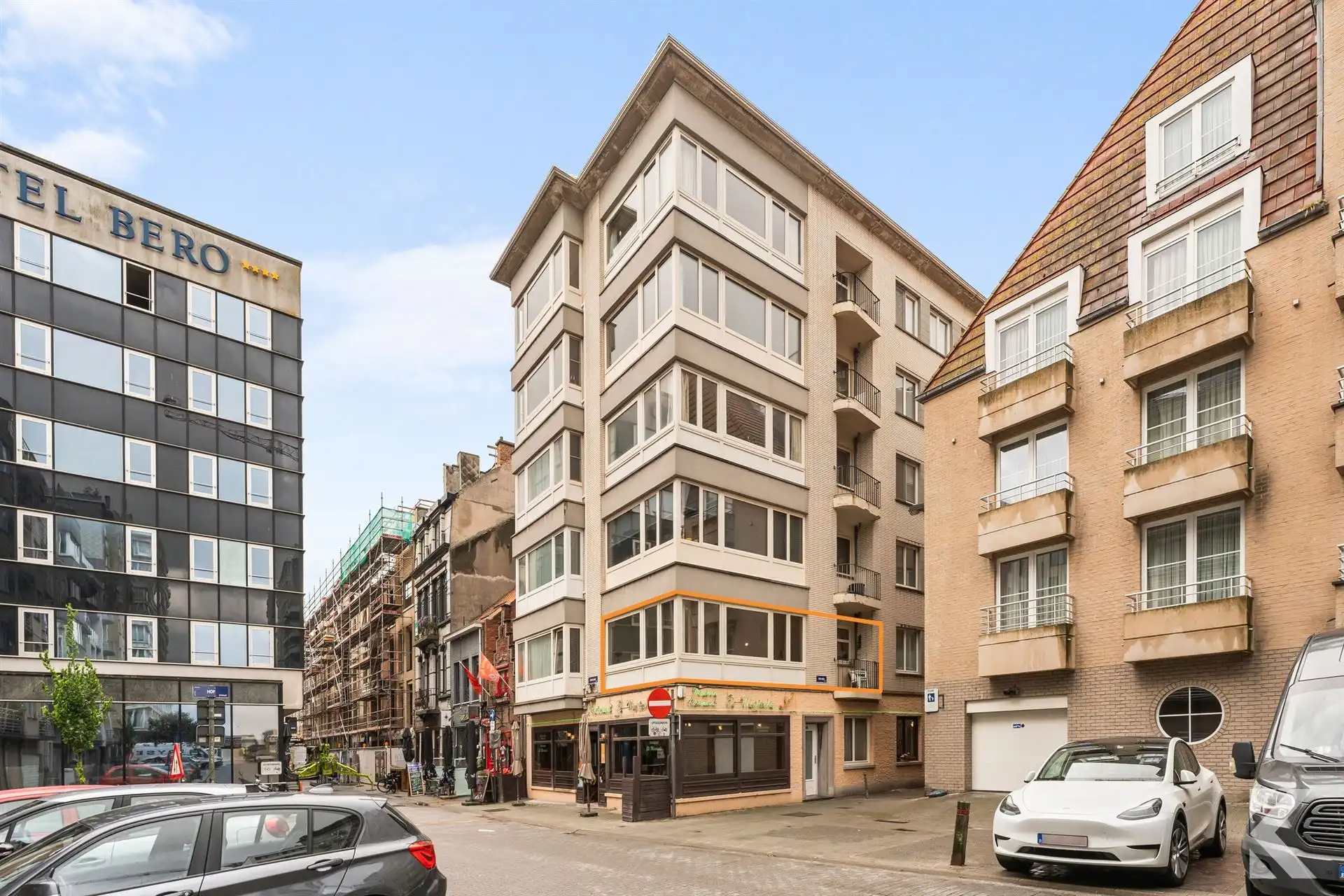 Stijlvol instapklaar app 2 slpk, lift, balkon - topligging foto {{pictureIndex}}