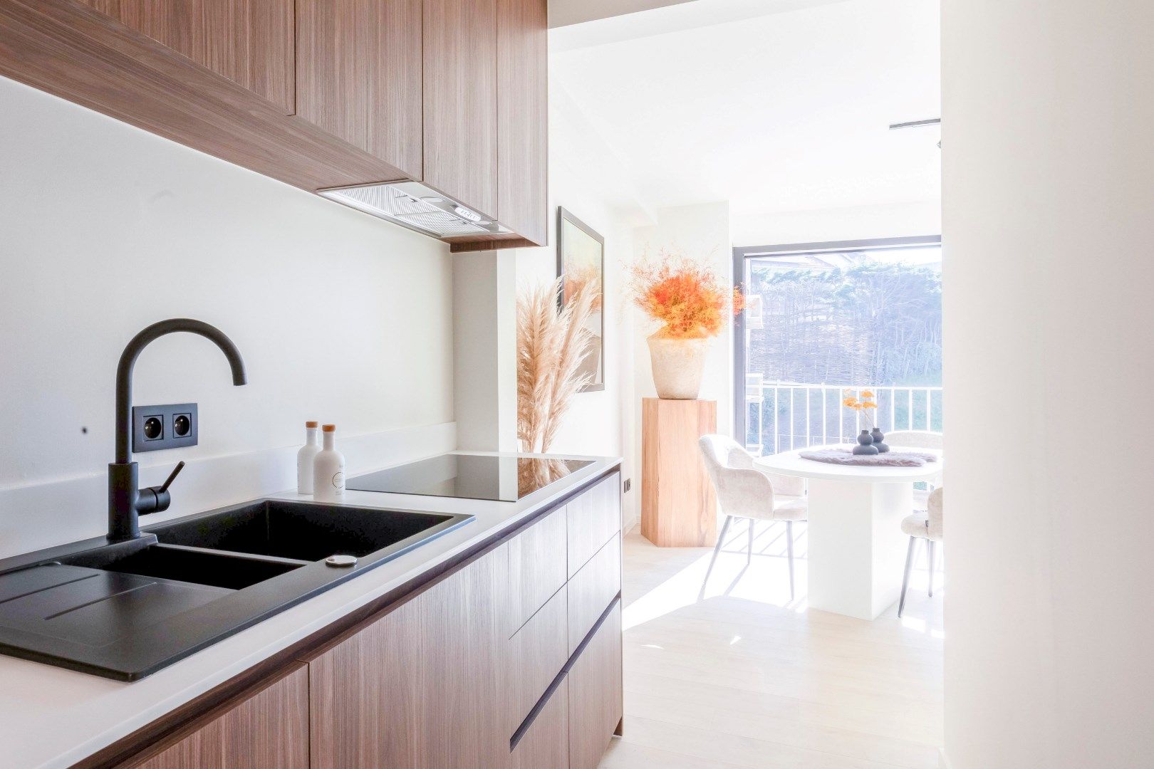PRACHTIG GERENOVEERD APPARTEMENT met lateraal zeezicht te Koksijde  foto 4