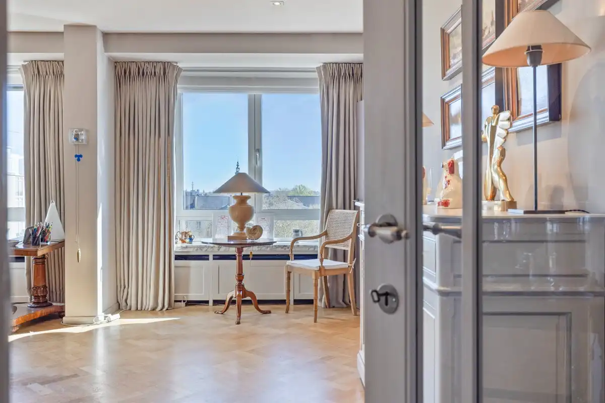 Bijzonder luxueus en groot stadsappartement aan het Zuidpark. foto 3
