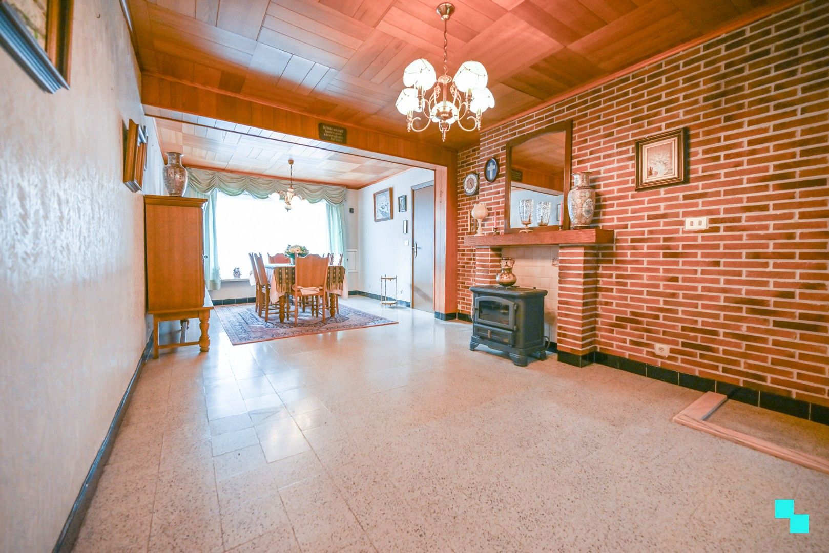 Halfopen bebouwing in rustige woonwijk te Ledegem foto 4