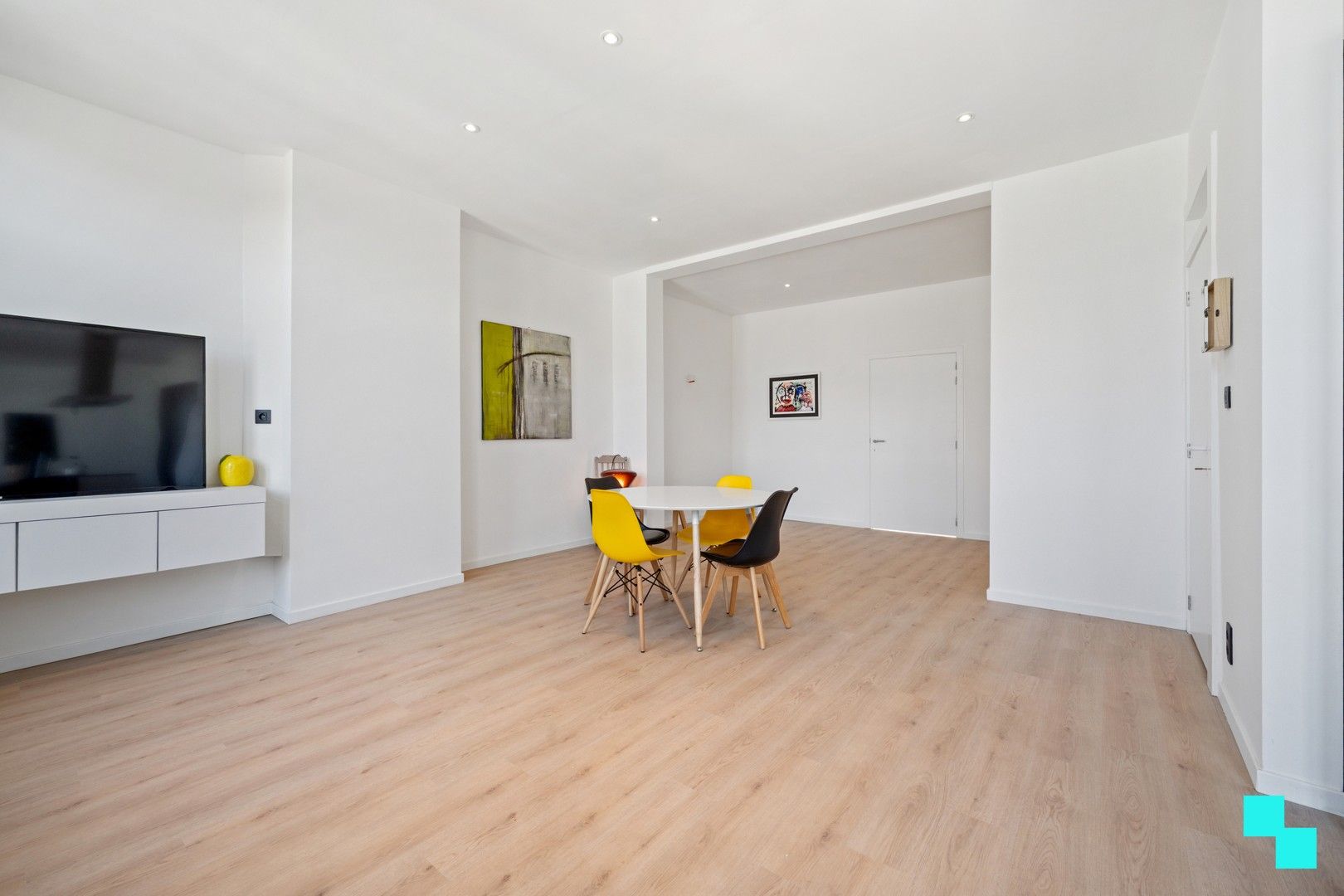 Volledig gerenoveerd appartement in loftstijl - centrum Menen foto 4