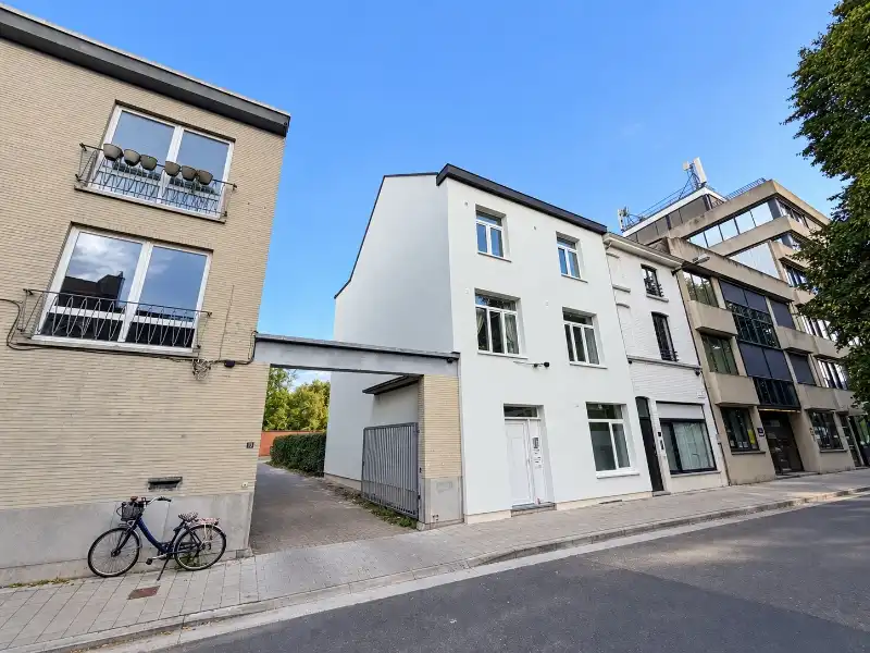 --- NIEUW --- Gerenoveerde STUDENTEN-studio (GEEN DOMICILIE MOGELIJK!) te huur in Gent, nabij UZ/station/overpoort foto 5