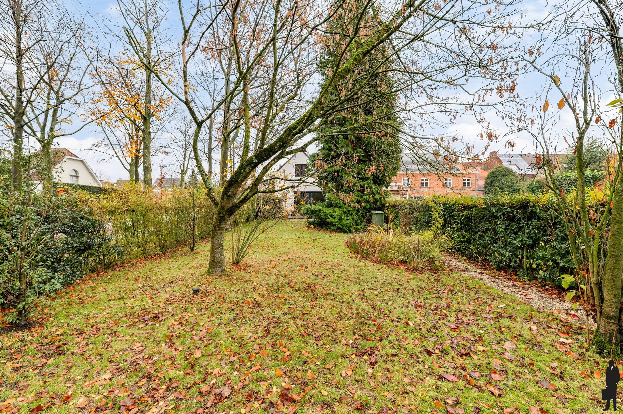 Gerenoveerde woning op ca. 520m2 met 3 slaapkamers en bureau foto 15