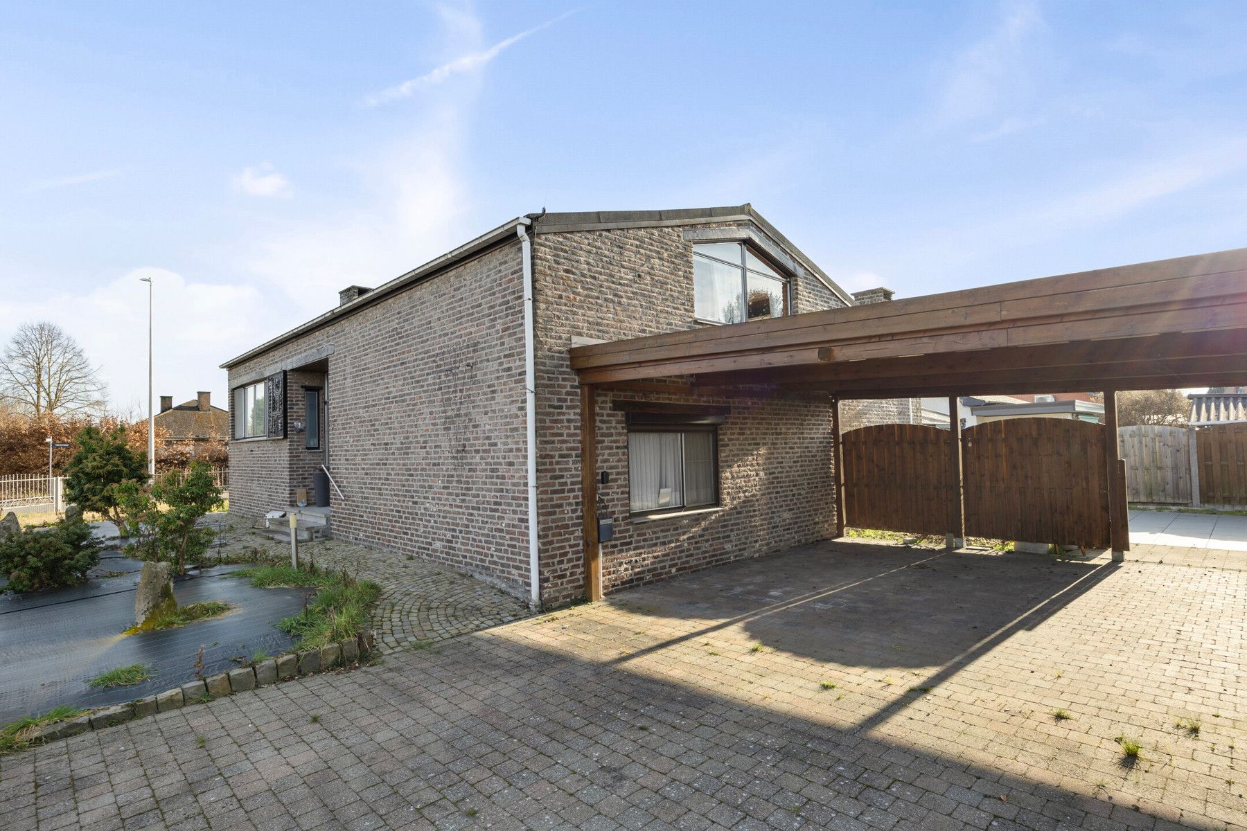 Ruime hoekwoning in Houthalen-Oost met enorm potentieel! foto 36