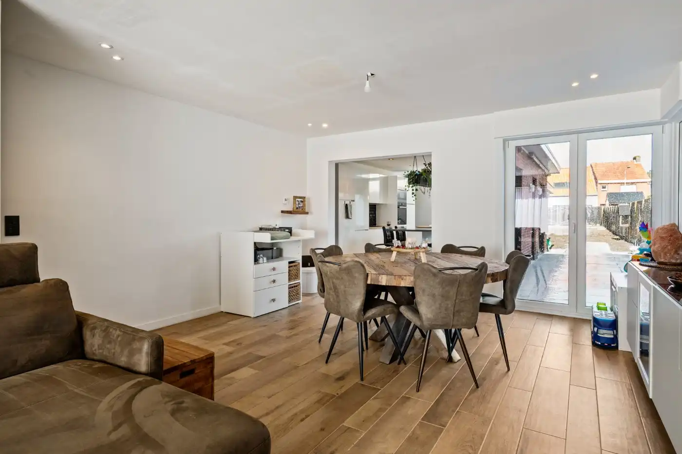 Gerenoveerde, instapklare woning met 2 à 3 slpk. en tuin foto 7