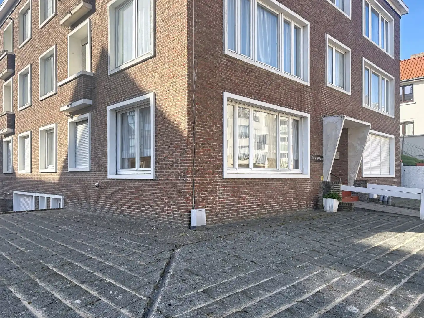 Lichtrijk hoekappartement op enkele meters van zee  foto 14