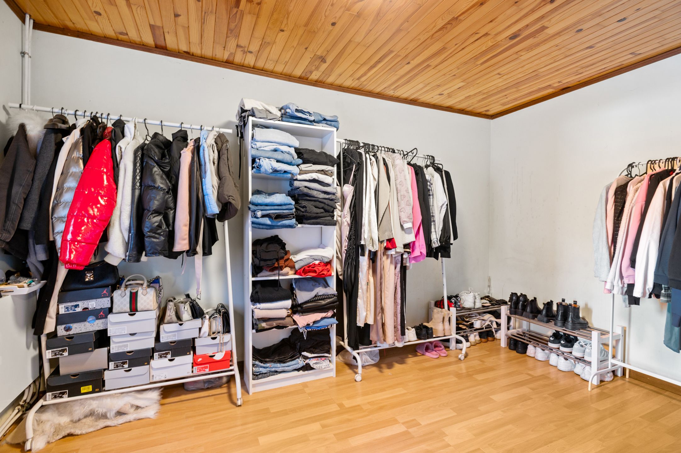 IN OPTIE!!! Instapklare woning met 4 slaapkamers, koer, tuin en garage op 01 are 93 ca foto 19
