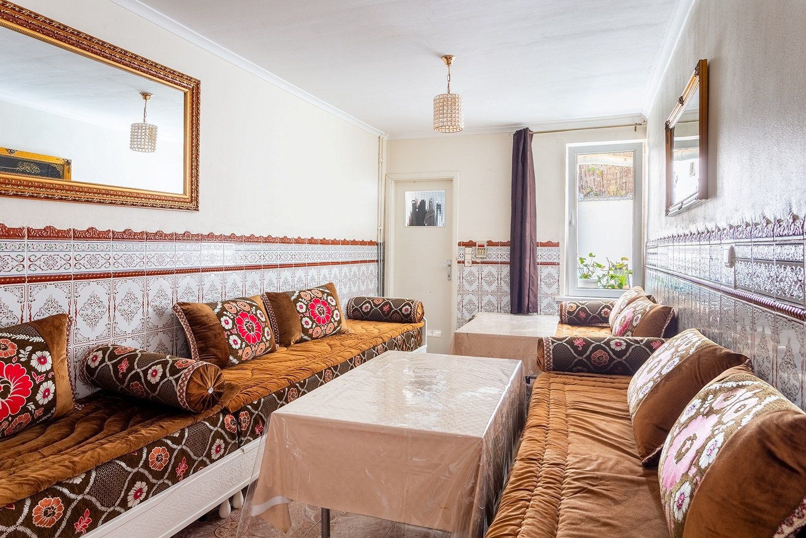 Verzorgde woning met 5 slpks en koer foto 3