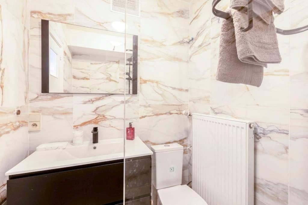 Stijlvol gerenoveerd 1-slaapkamerappartement aan het water in hartje Gent foto 10