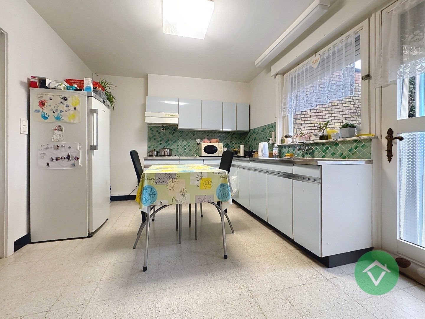 Woning met 4 slaapkamers en garage te Roeselare  foto 8