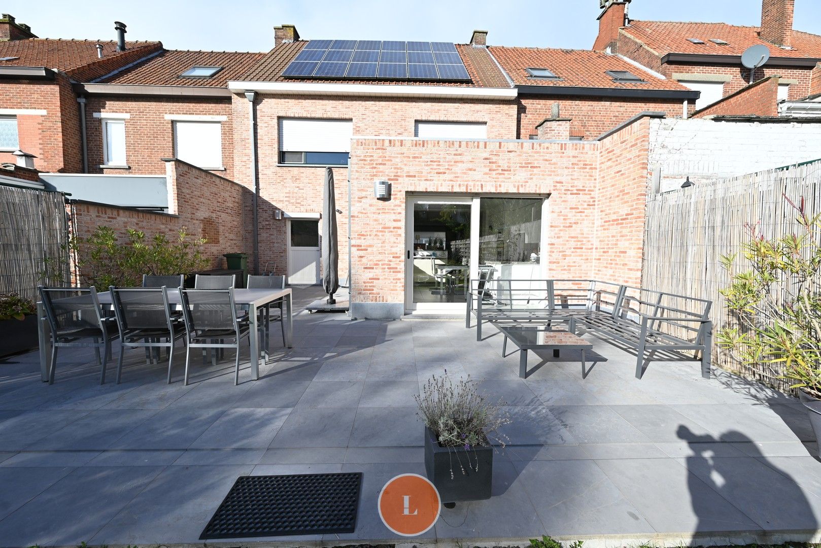 Instapklare woning met 4 slaapkamers, zonnepanelen, tuin en garage foto 9