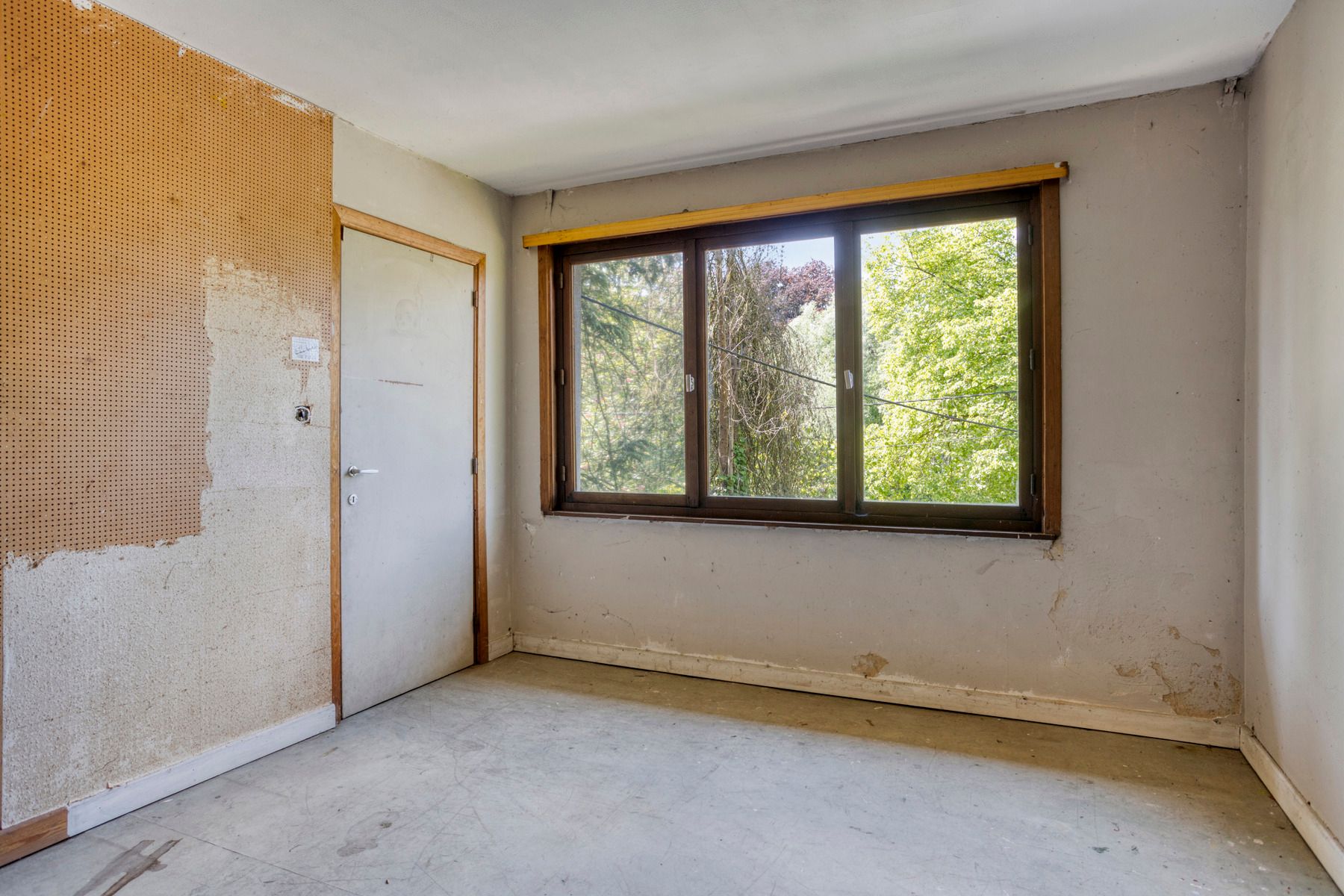 Te renoveren villa op 26a met 5 slaapkamers + praktijkmog. foto 17