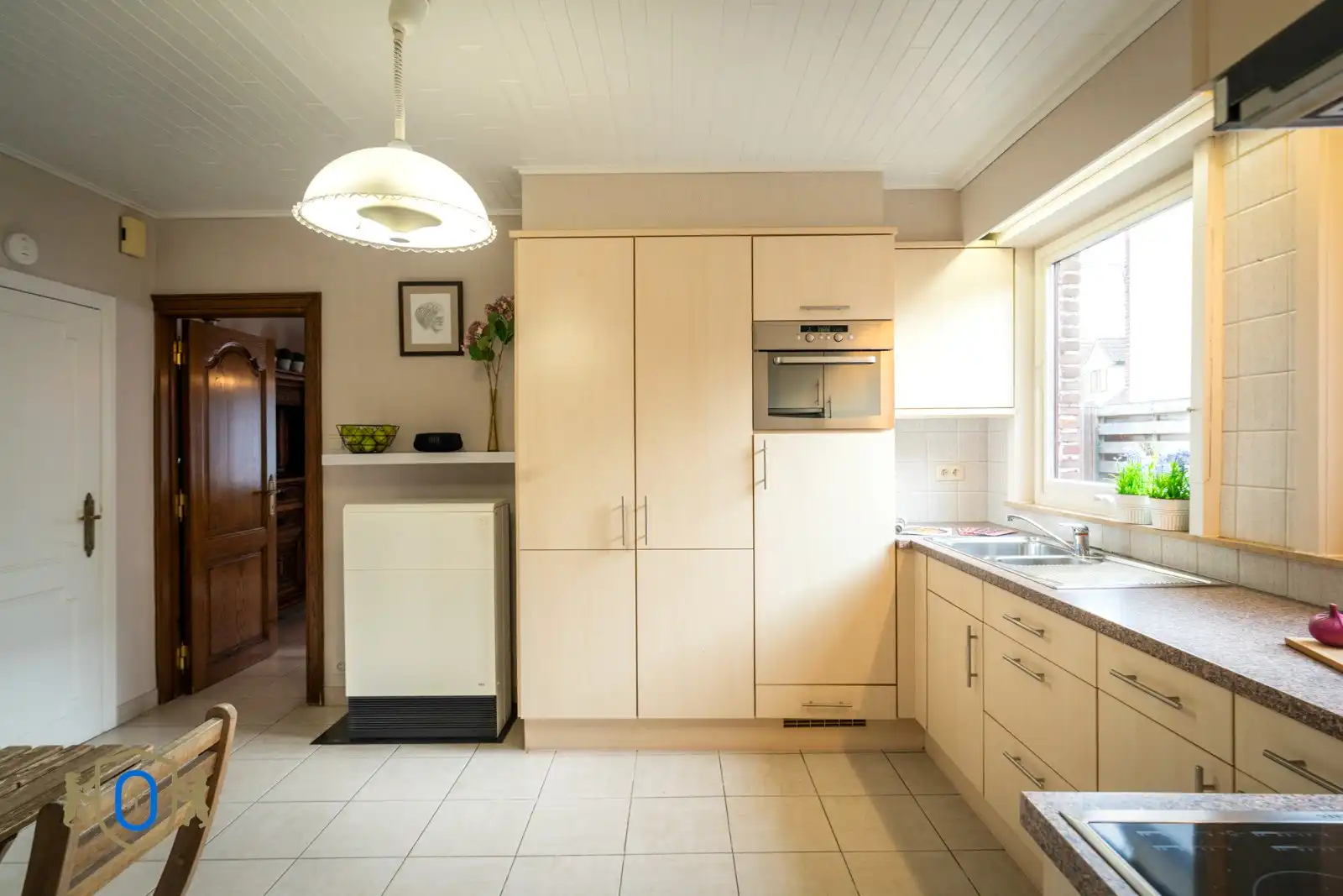 Halfopen 3-slpkr woning met tuin & garage foto 9