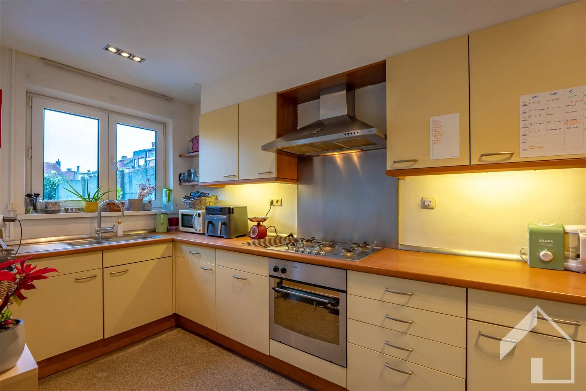 Verzorgde gezinswoning op uitstekende locatie in Merksem foto 9