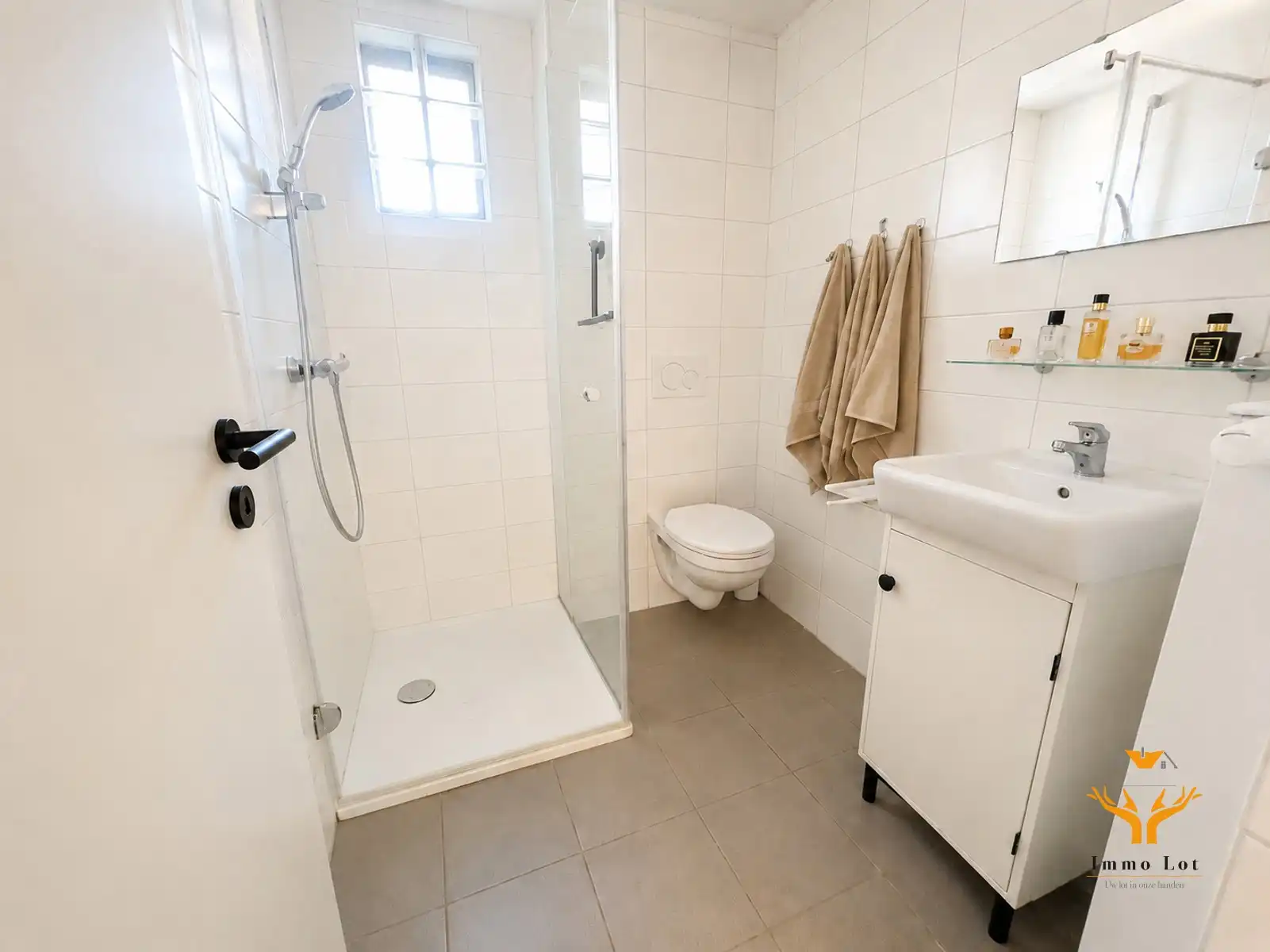 Knus tweeslaapkamerappartement te huur in Zele foto 8