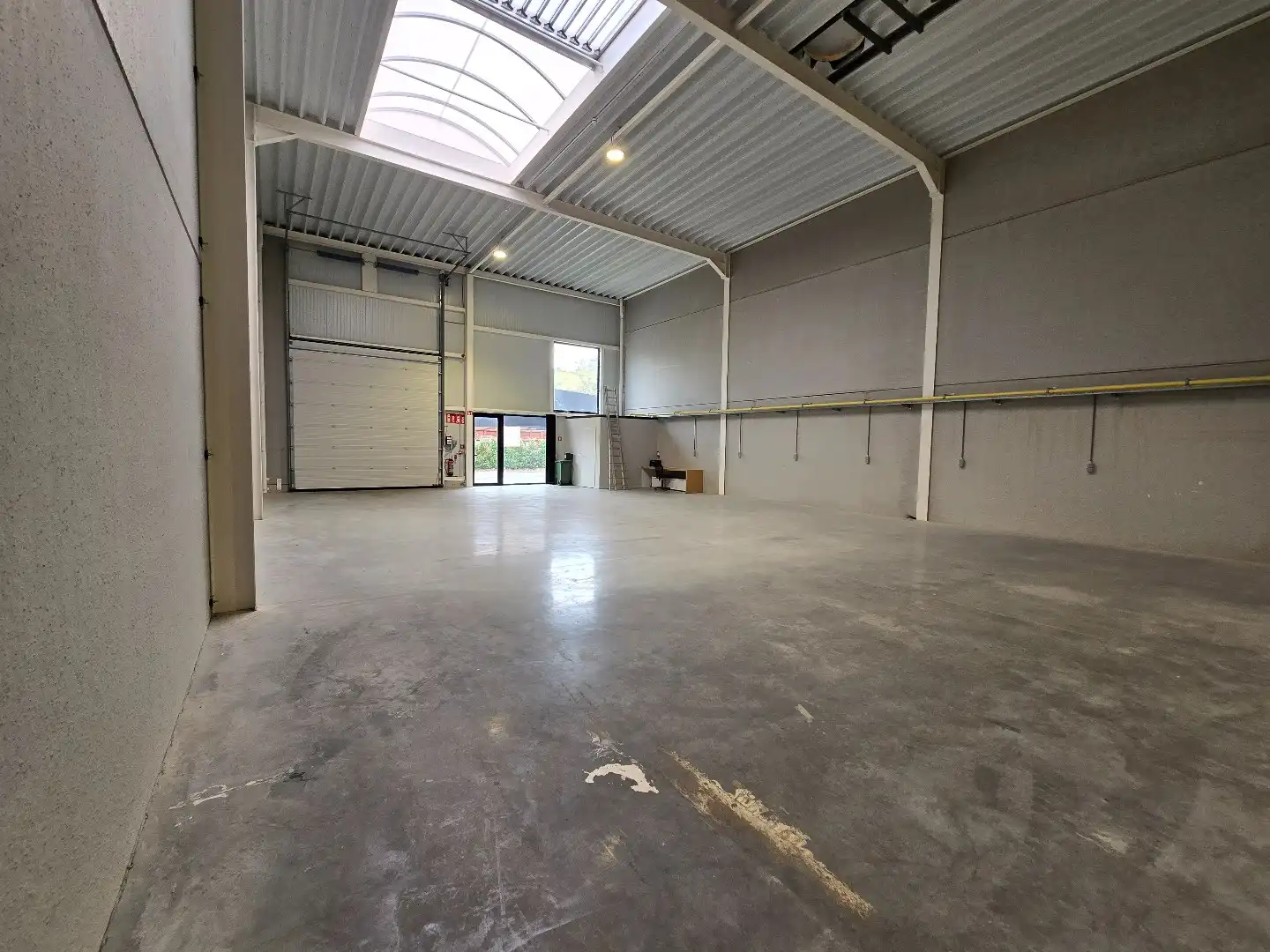 Recent magazijn, 216m², op industrieterrein 'Stadsheide', vlakbij Corda Campus foto 3