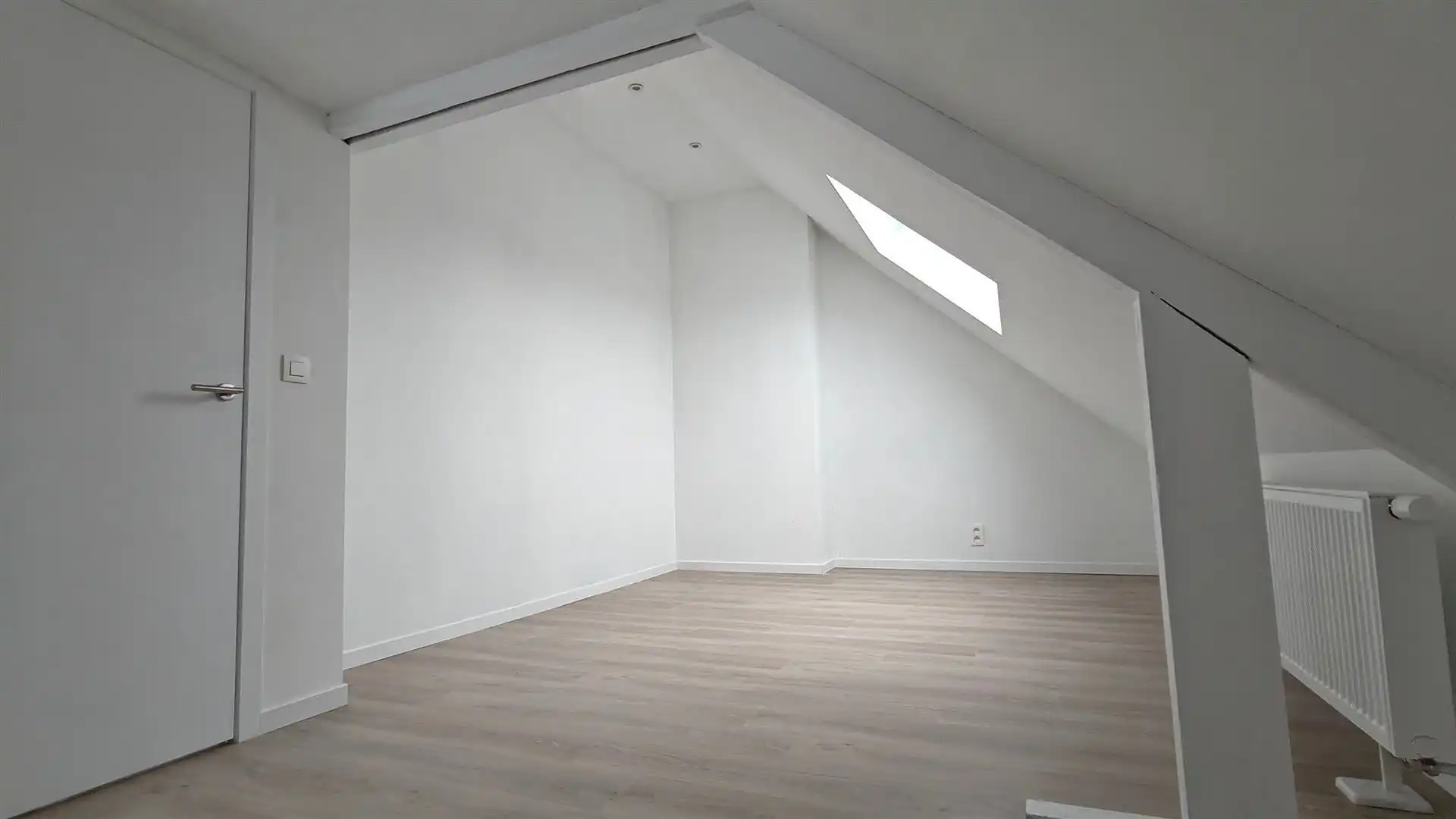 Instapklare alleenstaande woning met grote tuin in hartje Breendonk! foto 21