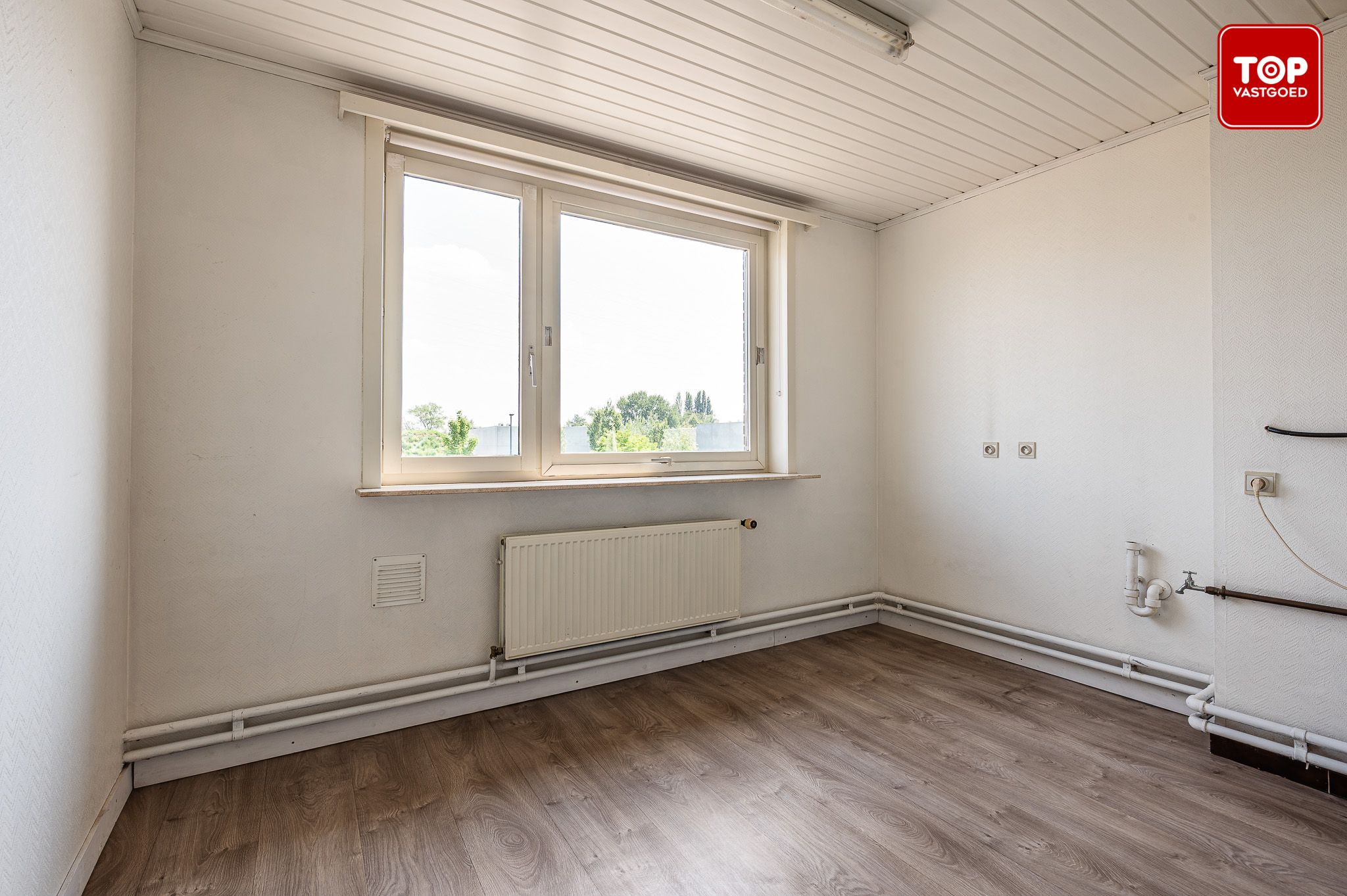 Woning met 3 slaapkamers, tuin en garage.  foto 20