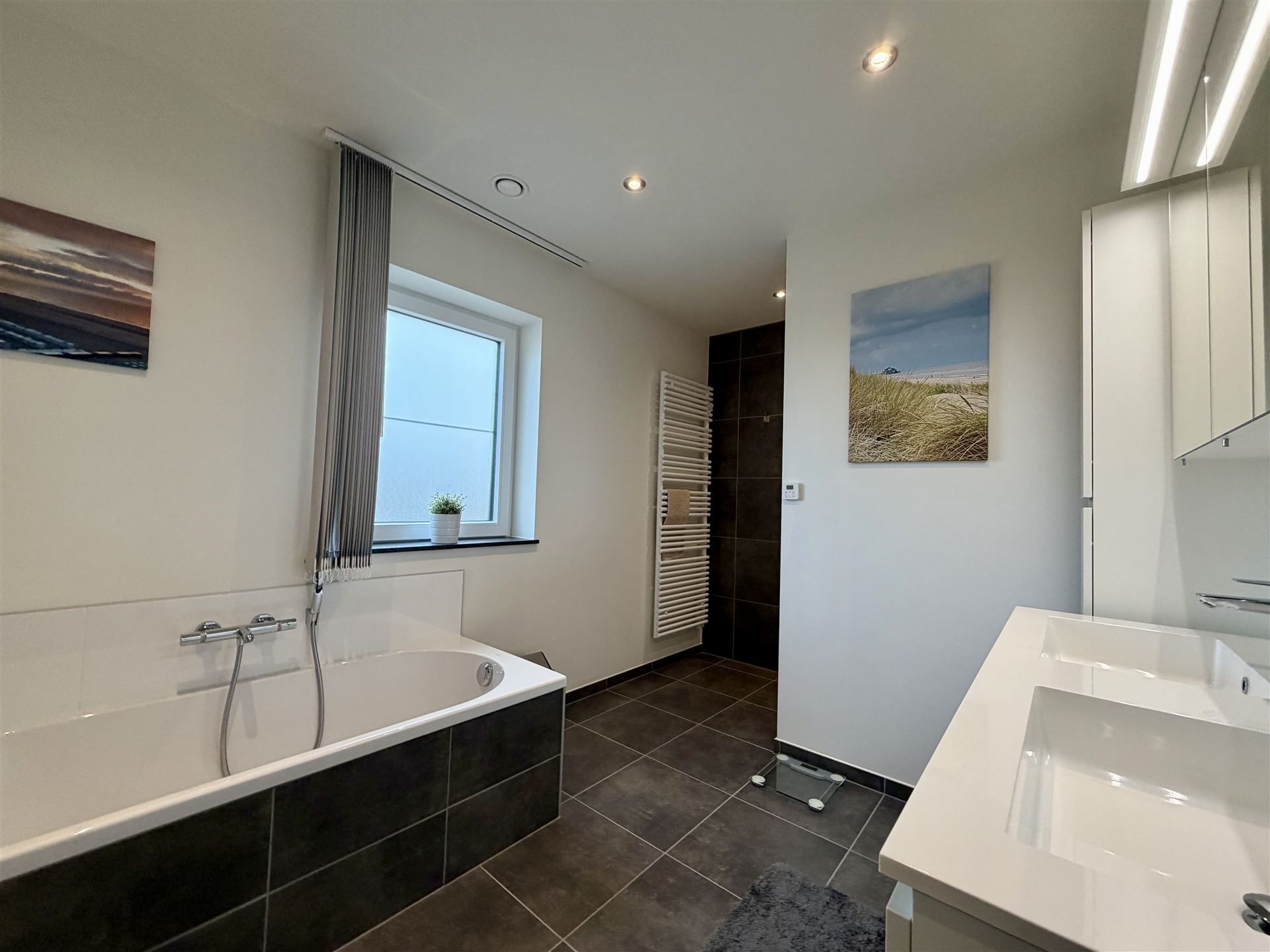 Hoogwaardig afgewerkte nieuwbouwwoning! foto 16