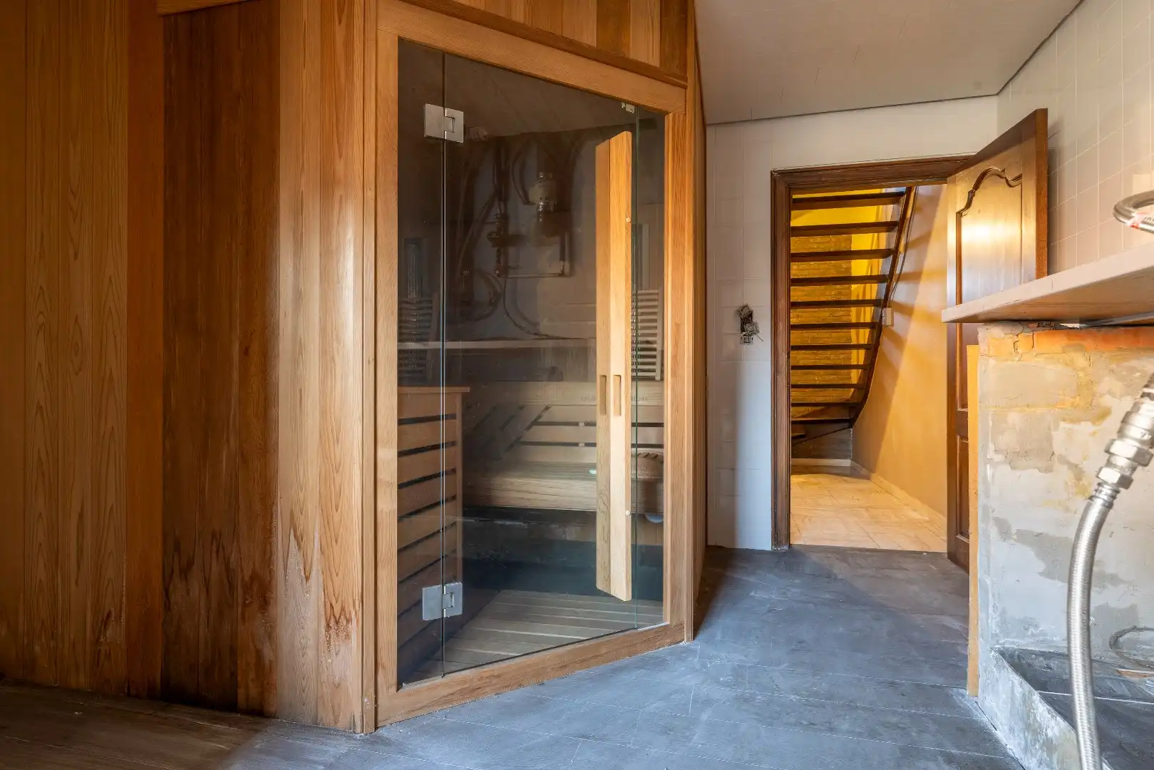 Gezellige bel-etage woning met 4 slk, grote garage en tuin foto 22