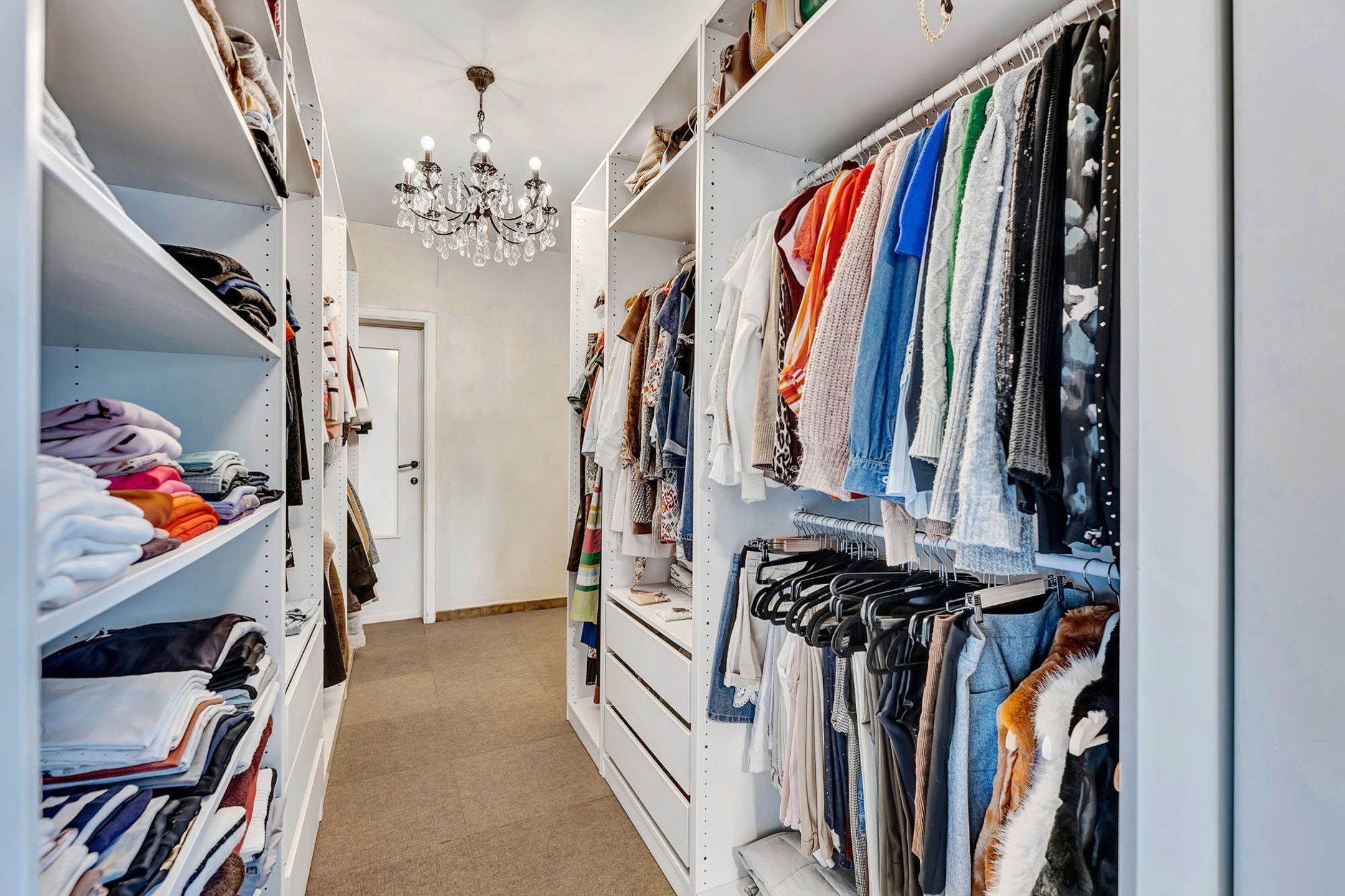 Instapklare woning met 5 slpks, tuin en fietsgarage foto 17