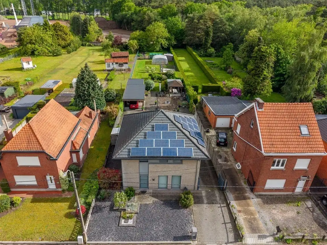 Een tuin om in te leven, een woning om zo in te trekken. foto 6