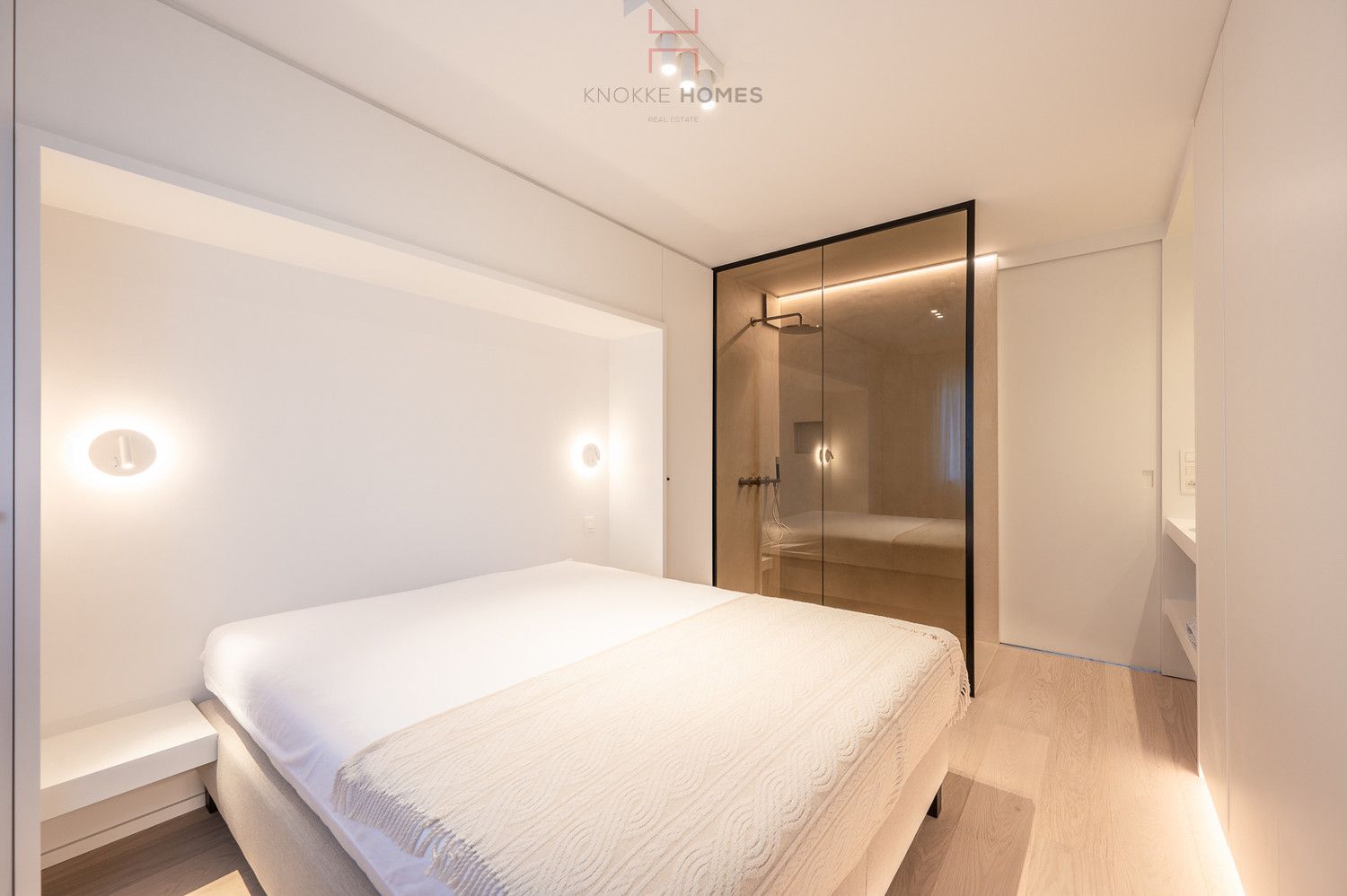 Subliem gerenoveerd appartement met zijdelings zeezicht. foto 11