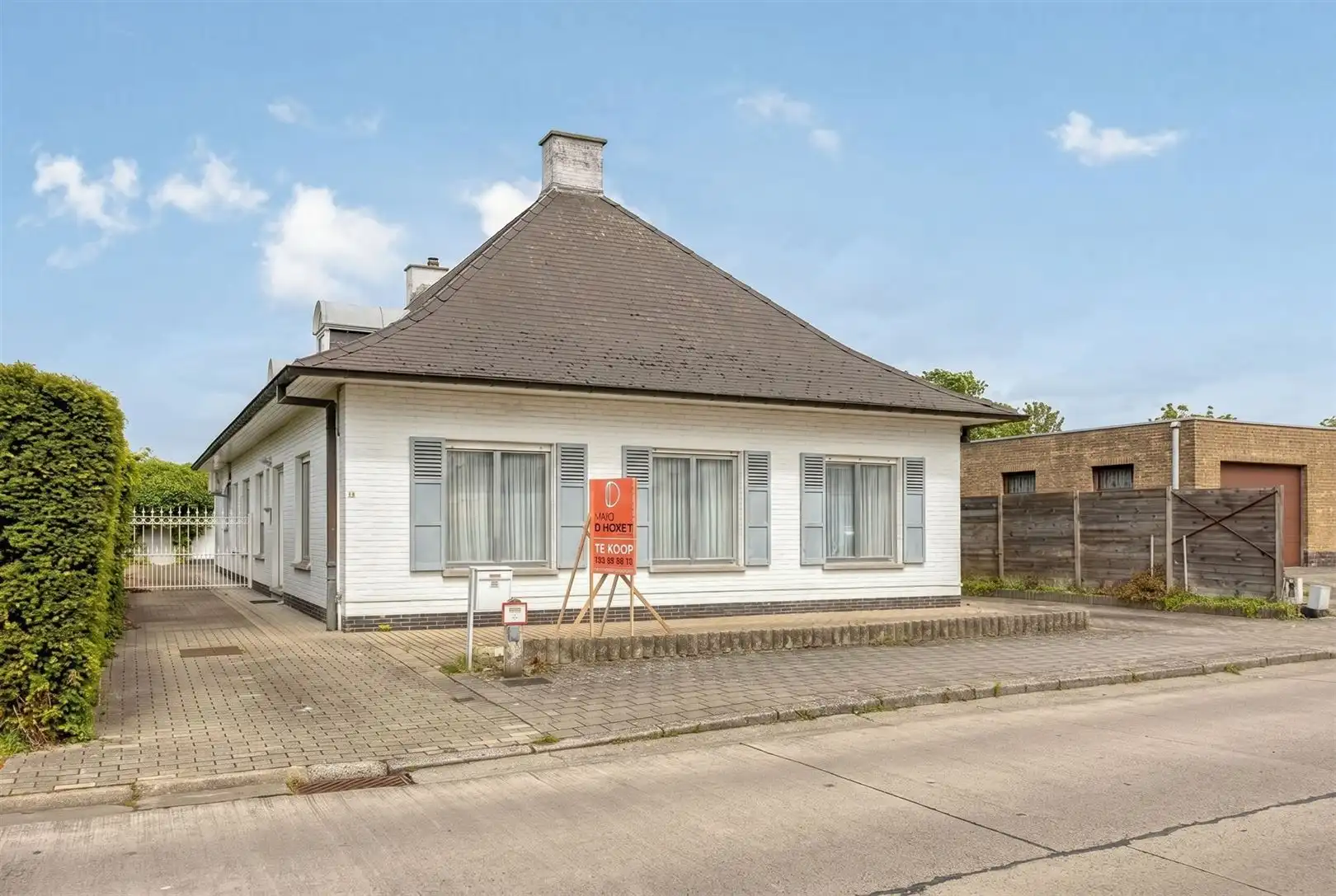 Villa met achterliggend kantoorgebouw foto 2
