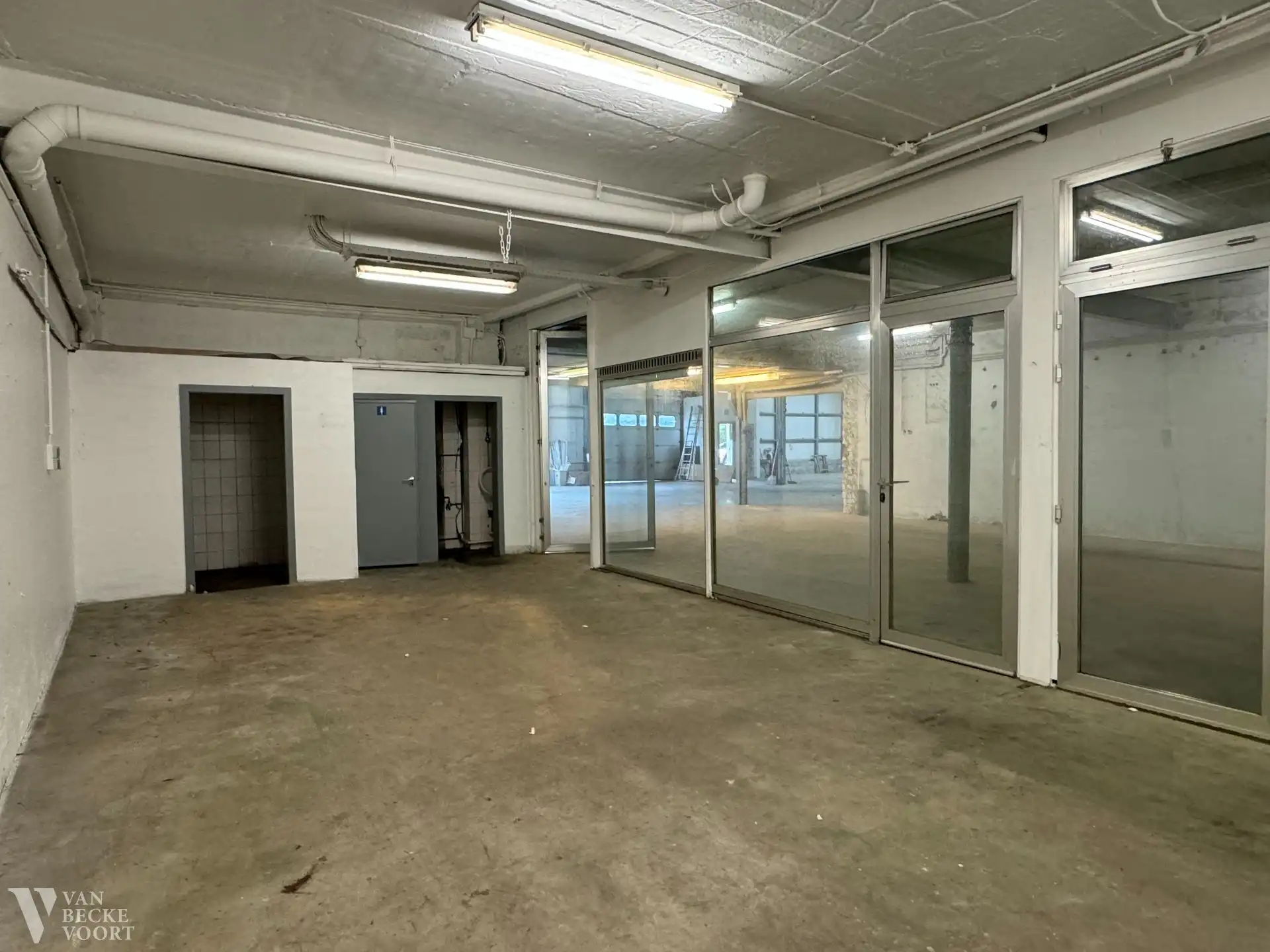 Opslagplaats 384 m² foto 7