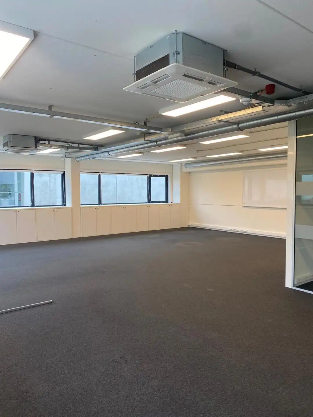 Kantoorruimte van 380 m² op toplocatie Westpoort Zwijndrecht foto 7