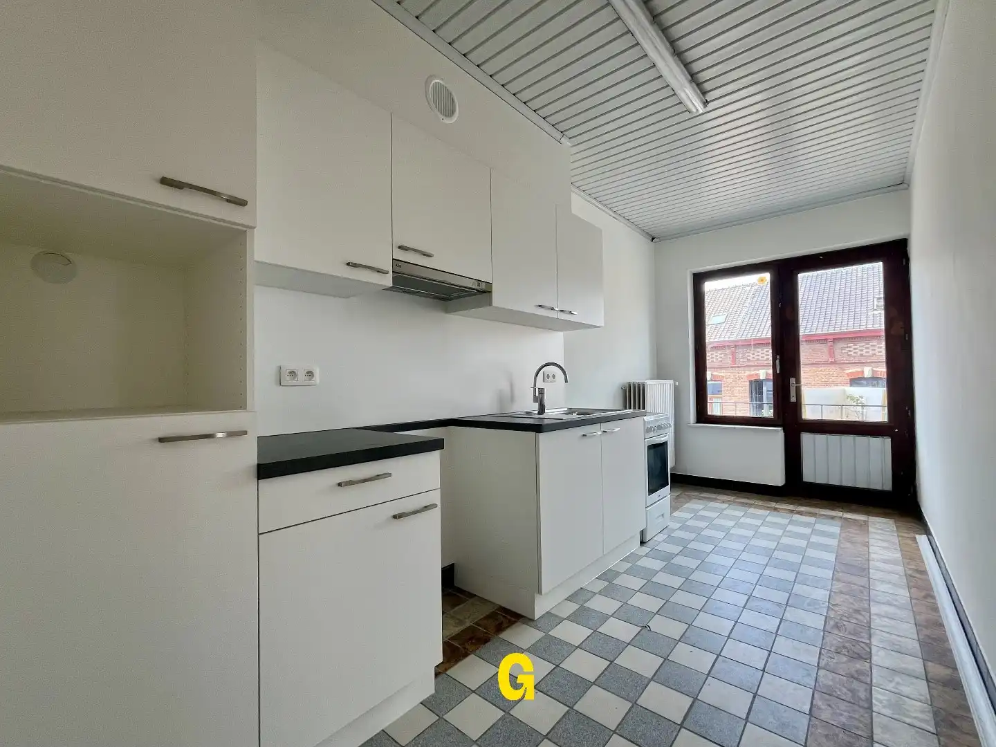 Betaalbaar appartement met twee slaapkamers, kelder en standplaats in hartje Bilzen foto 3