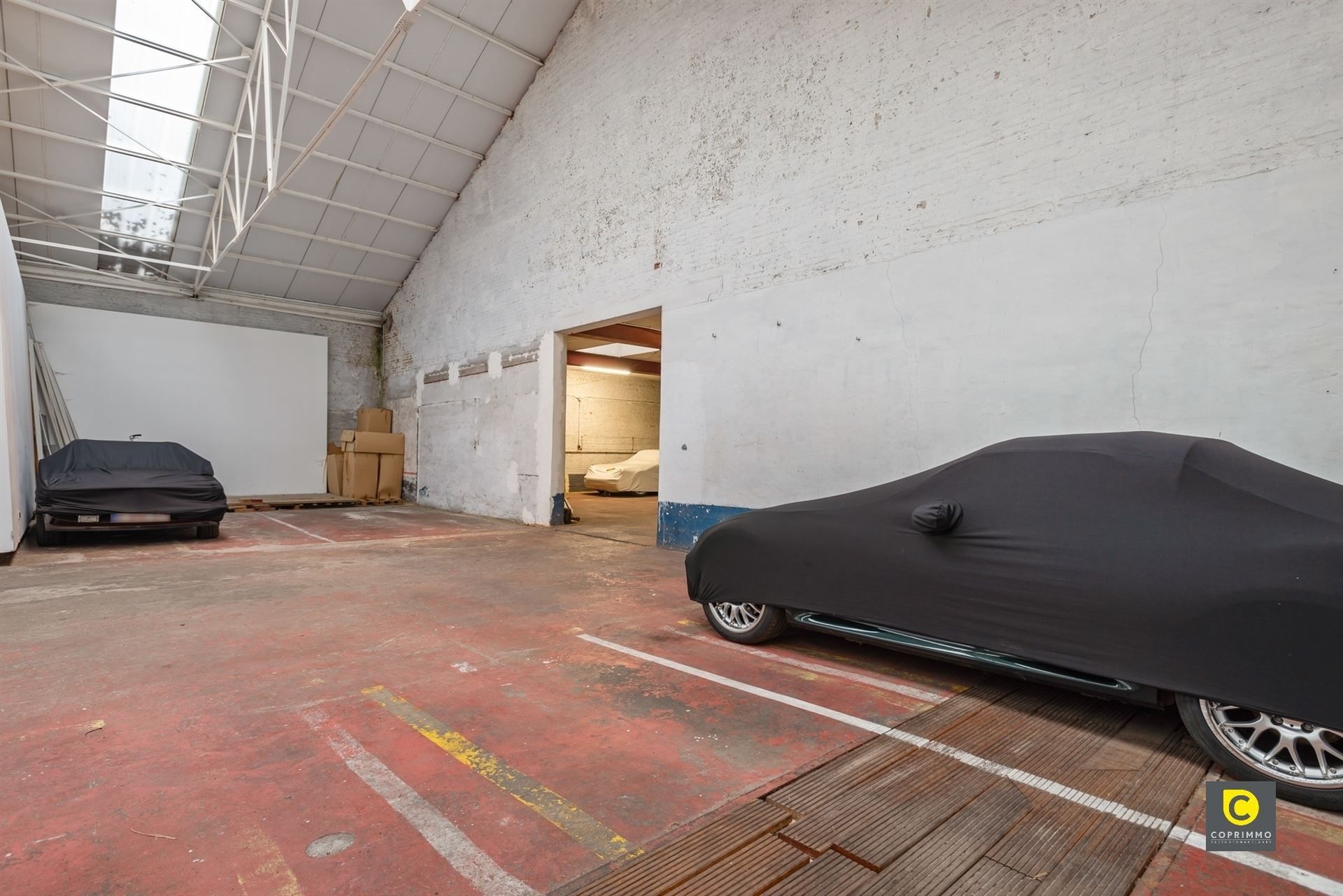 Unieke woning met 450 m² magazijn & showroom foto 4