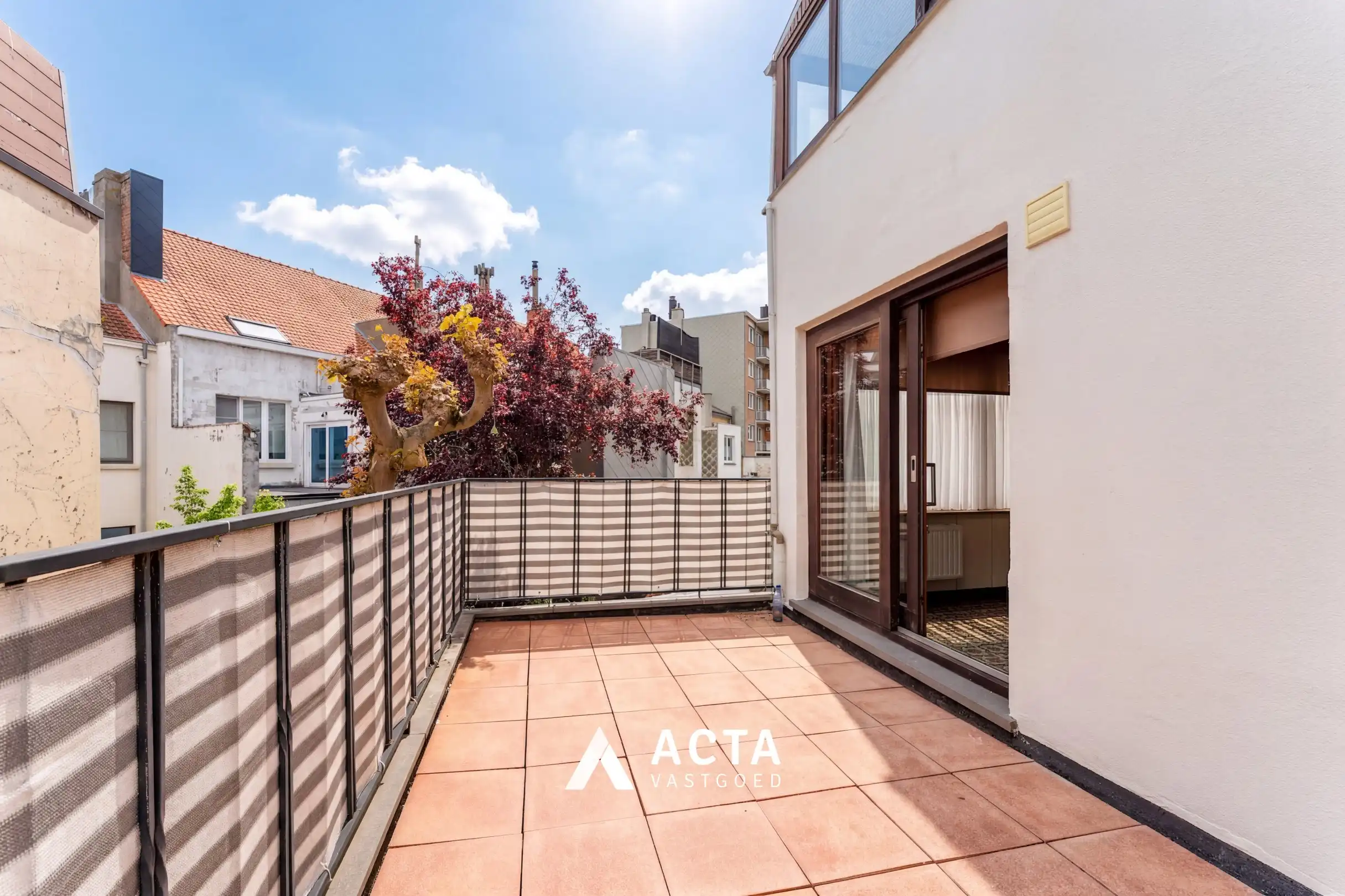 Ruime woning met 5 slaapkamers, garage en zonnige tuin  foto 10