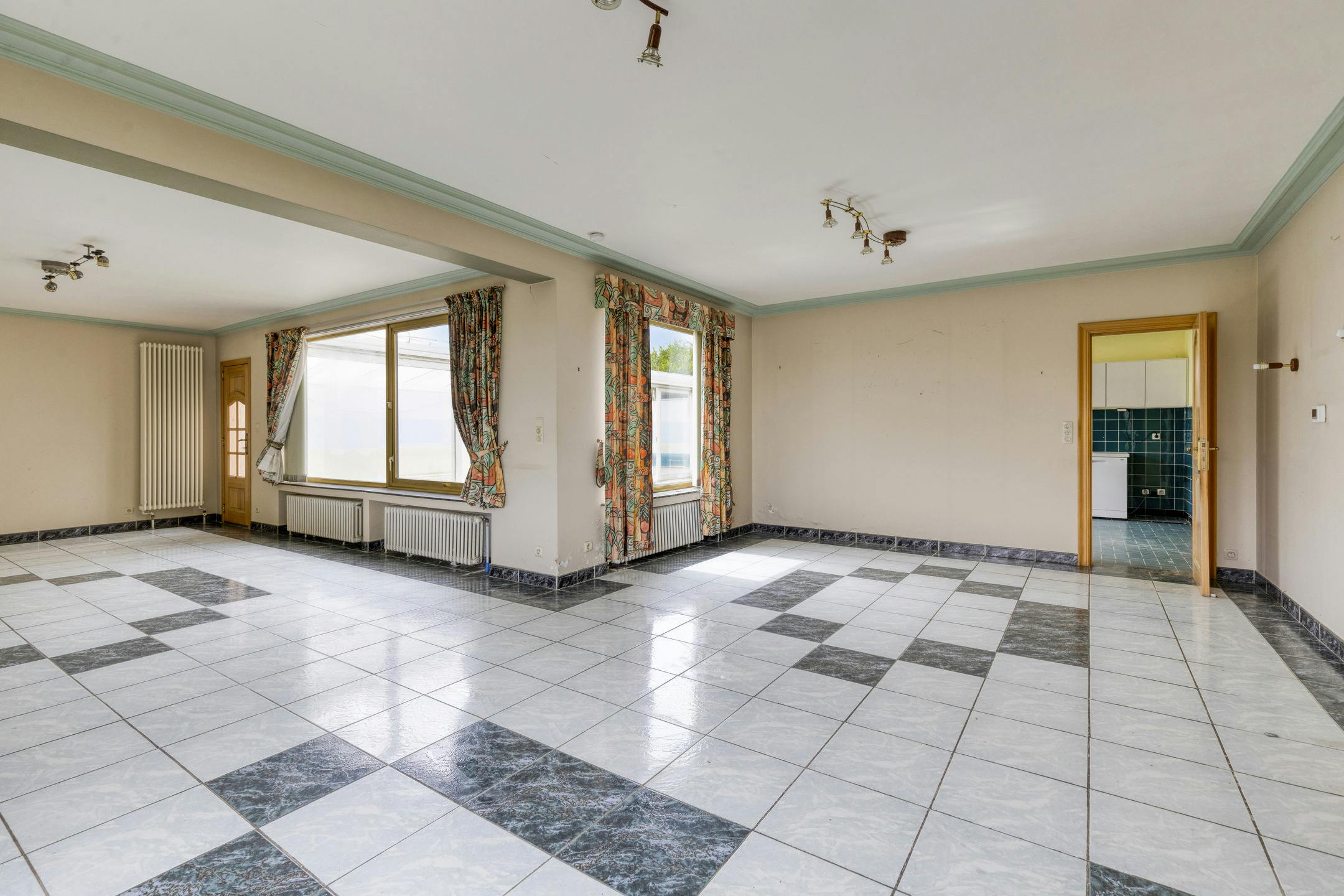 Statig te renoveren villa te koop met zwembad nabij Brugge  foto 3