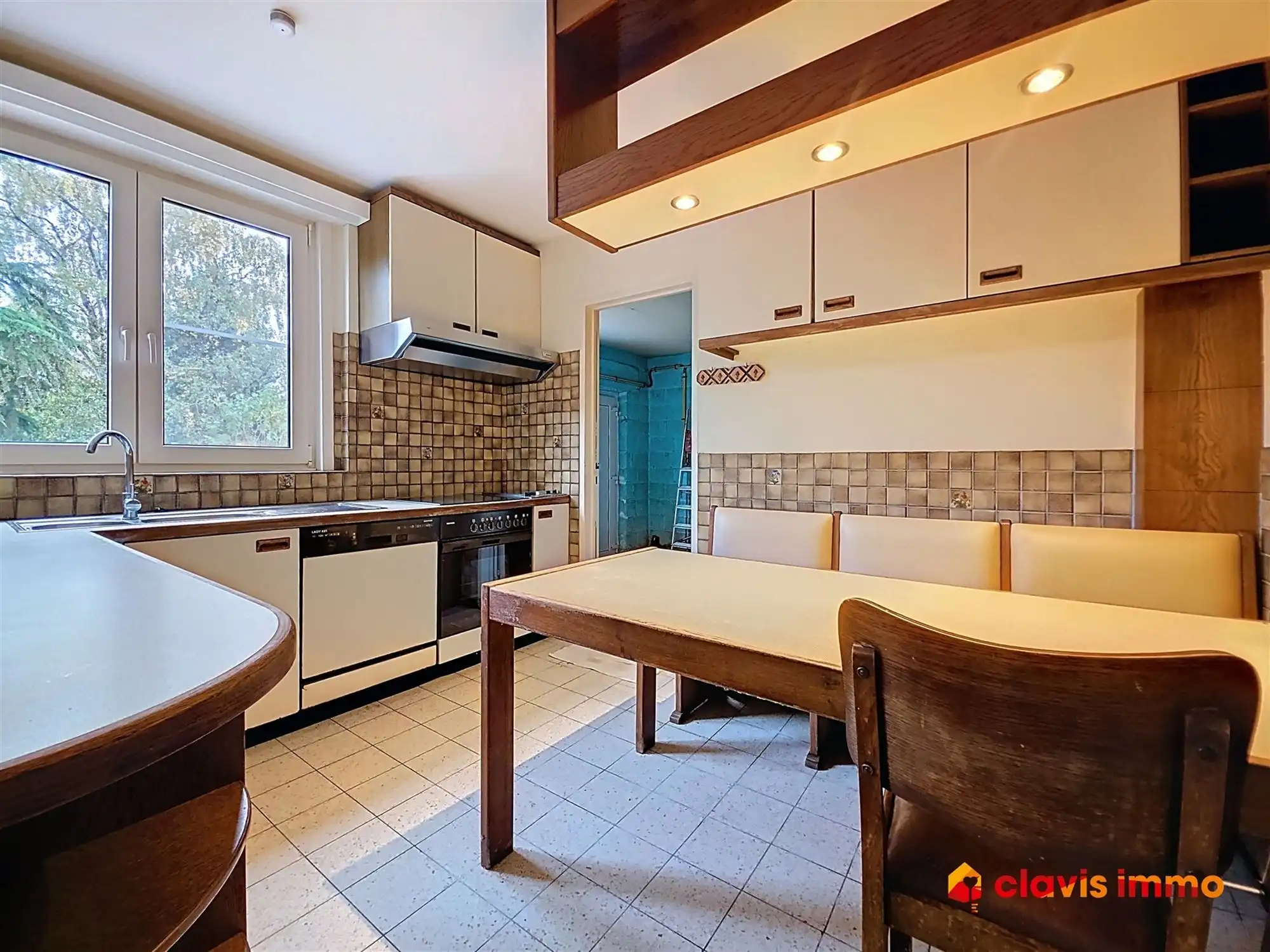 Halfopen-bebouwing in een rustige buurt foto 4