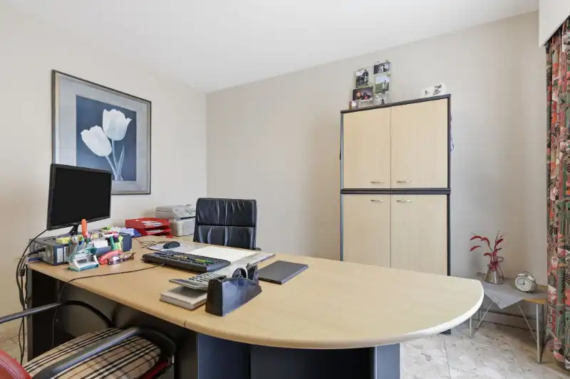 Villa met loods foto 15