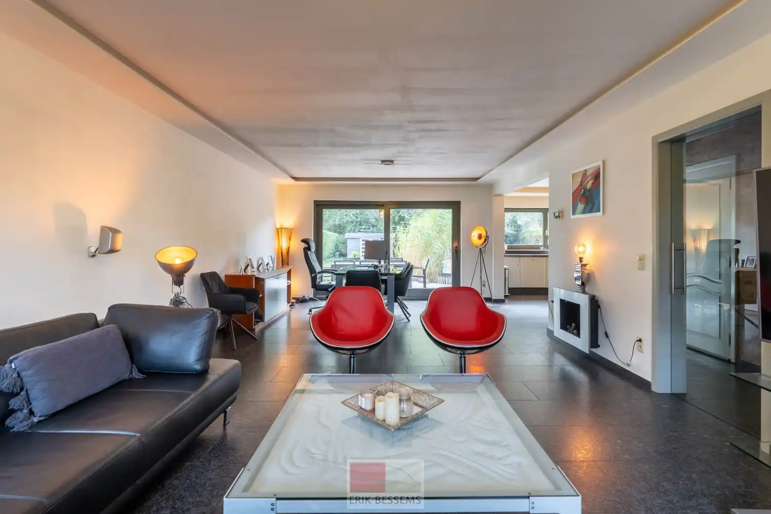 Vrijstaande woning gelegen op een royaal perceel van maar liefst 990 m² en beschikt over een bewoonbare oppervlakte van circa 221 m² foto 7