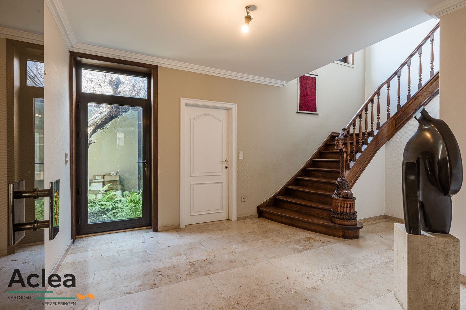 Uitzonderlijk ruime woning met veelzijdige mogelijkheden foto 16