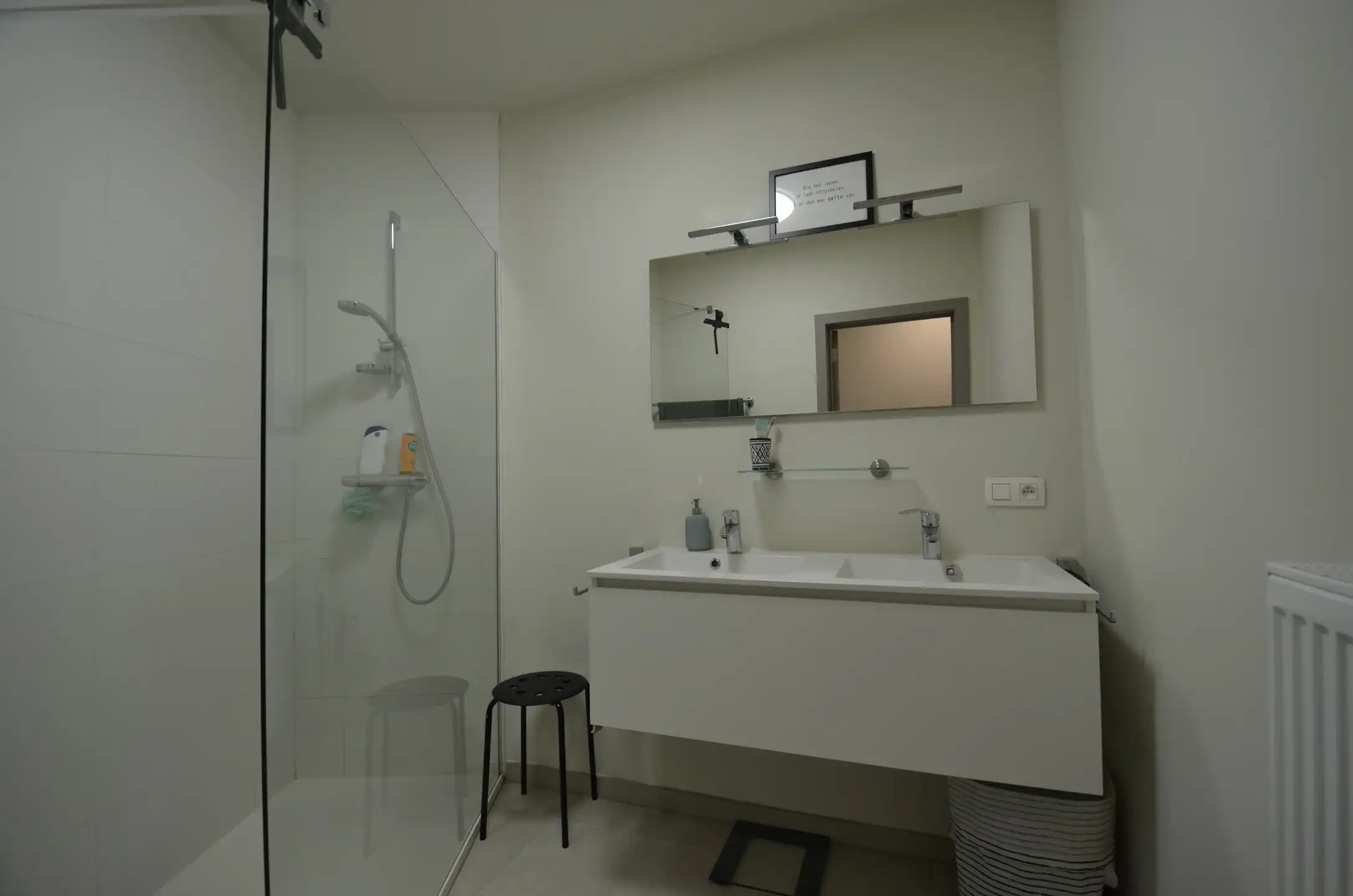 Recent appartement met 2 slaapkamers nabij het centrum foto 15