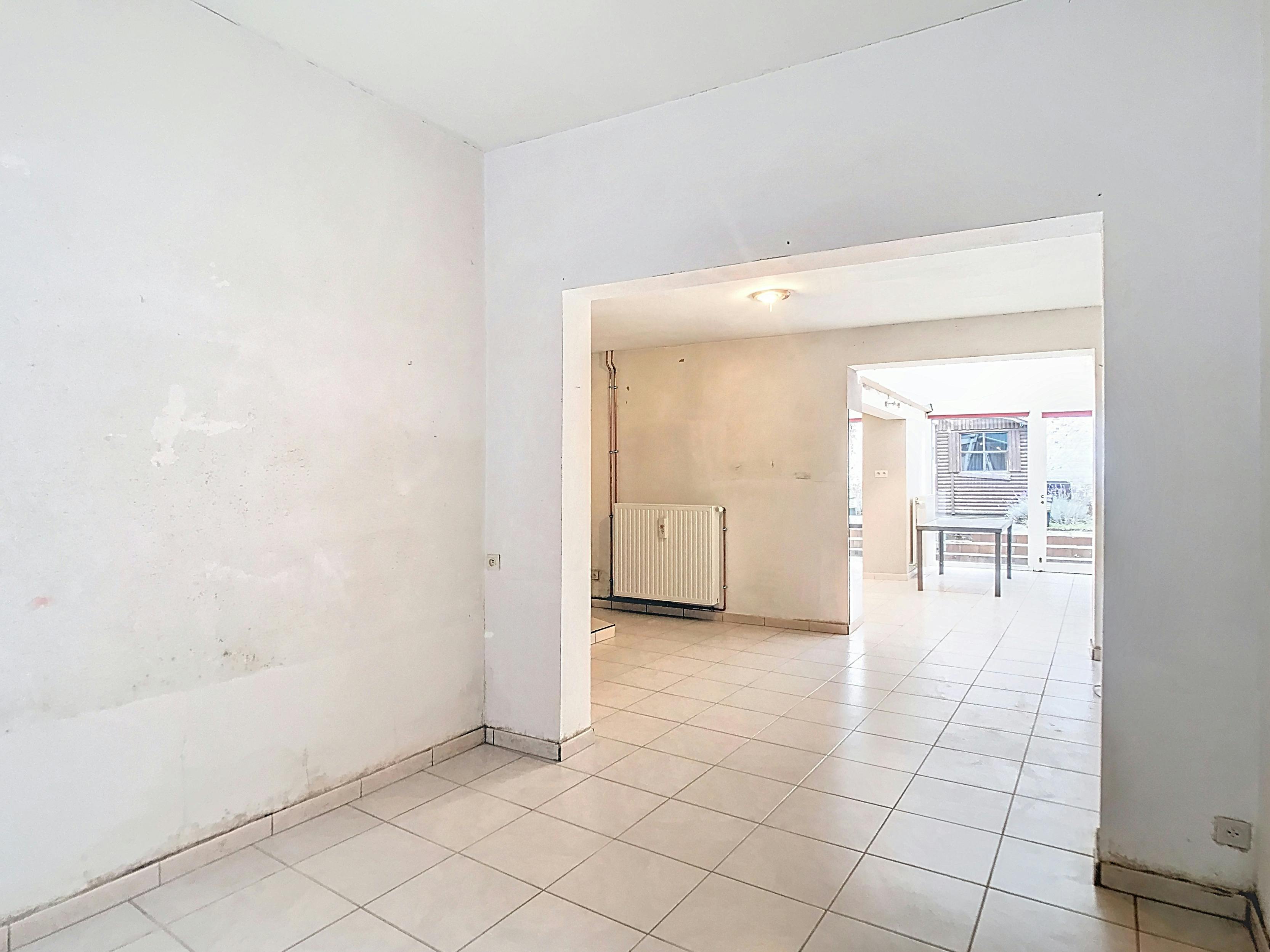 Huis te koop in Ieper centrum met 3 slaapkamers en stadstuin foto 5