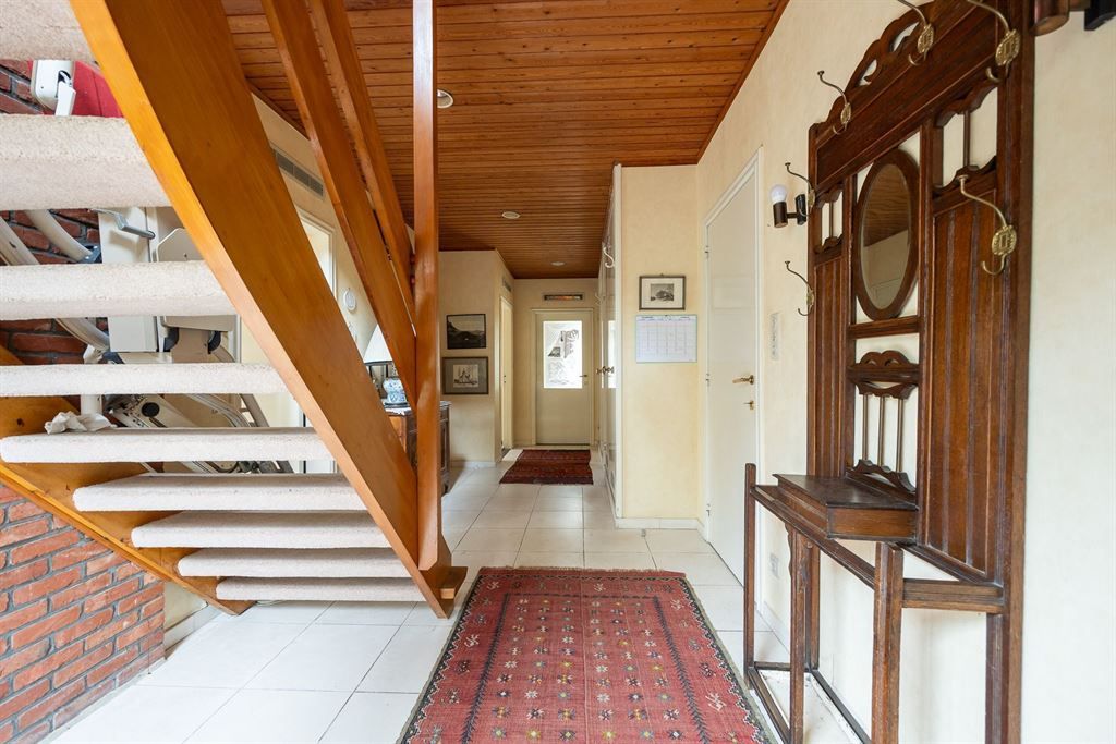 Prachtig gelegen half open villa aan het Groot Kasteel van 's-Gravenwezel foto 3