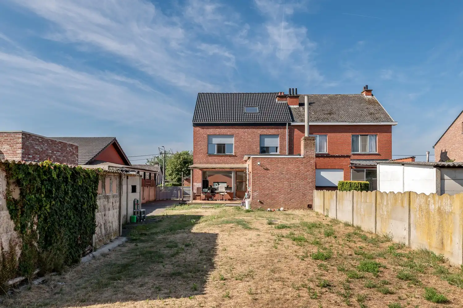 DEELS GERENOVEERDE WONING IN EEN RUSTIGE STRAAT foto 17