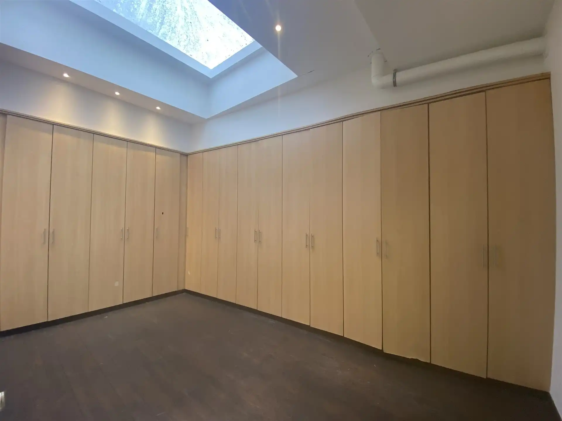 Kantoorruimte/showroom/praktijkruimte foto 6