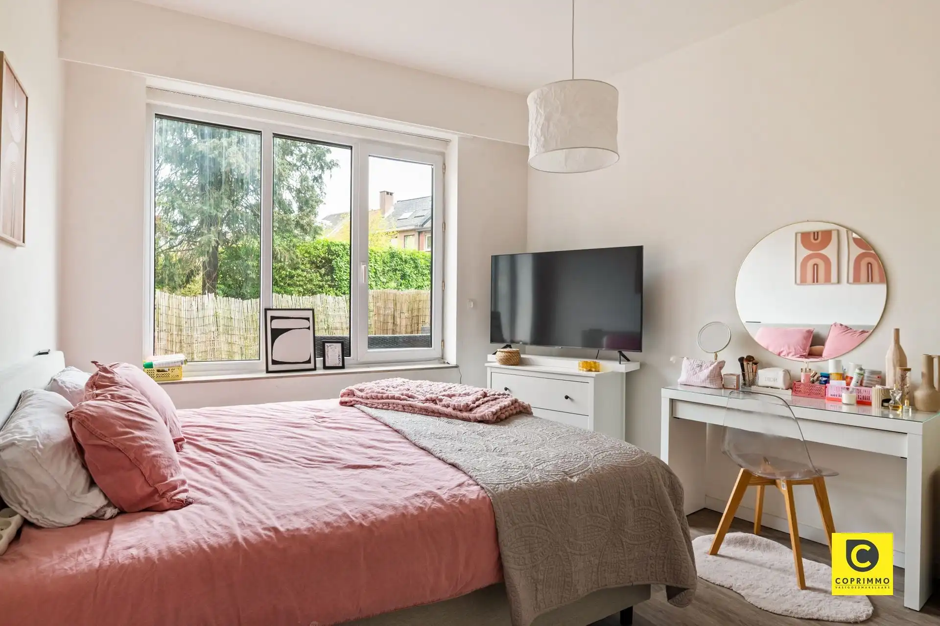 Instapklaar GLV app. met 2 slpks en groot terras! foto 6