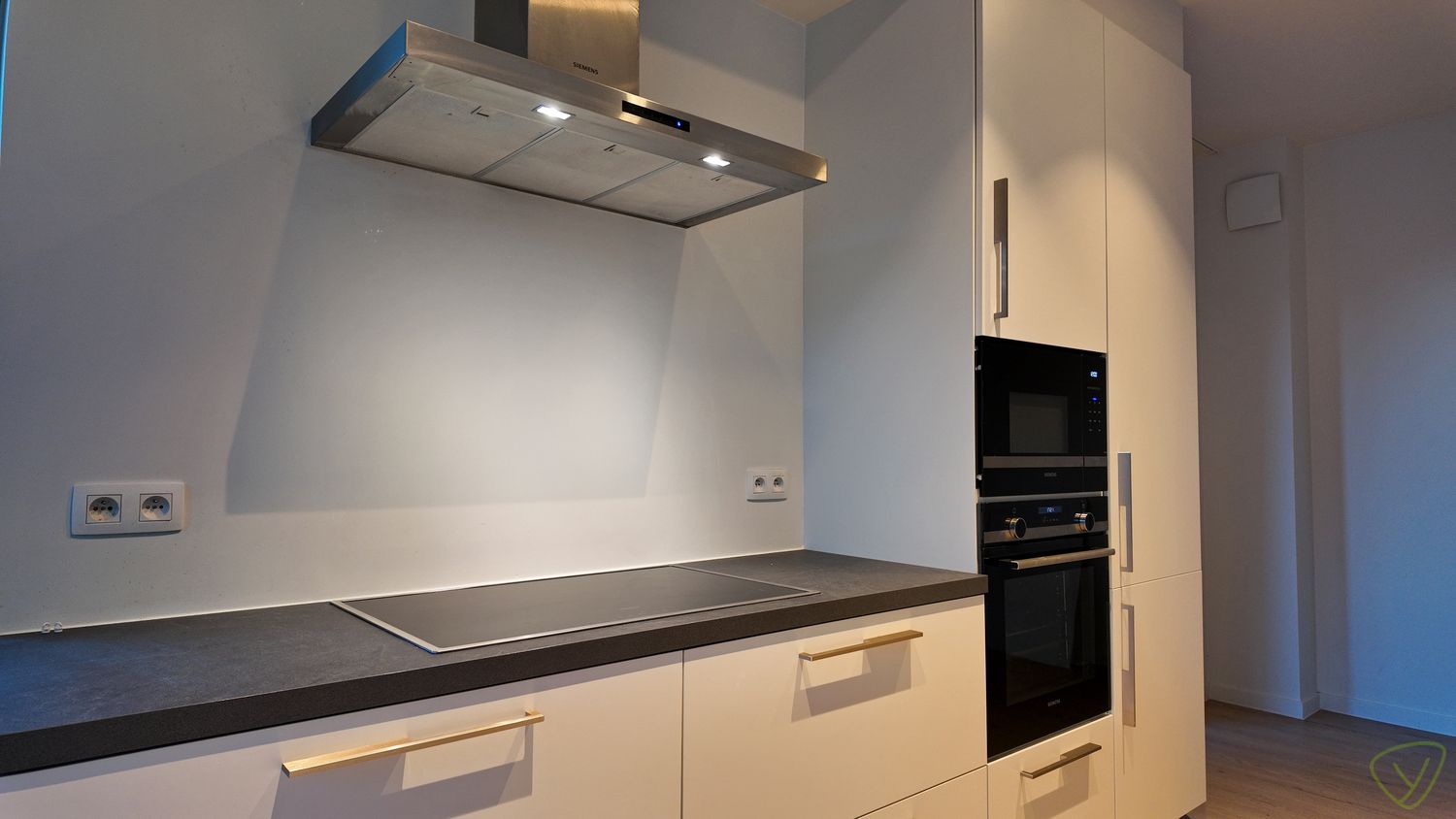 Modern en energiezuinig duplex-appartement met terras en parkeerplaats in het centrum van Zomergem foto 7