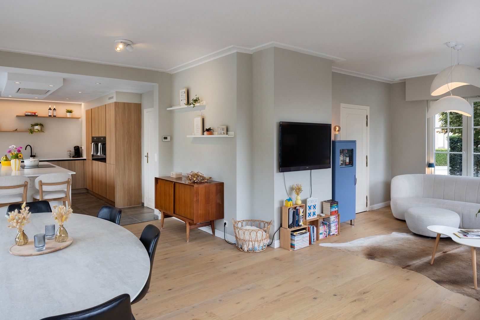 Grote woning met 4 slpks, 2 badks, ... foto 3