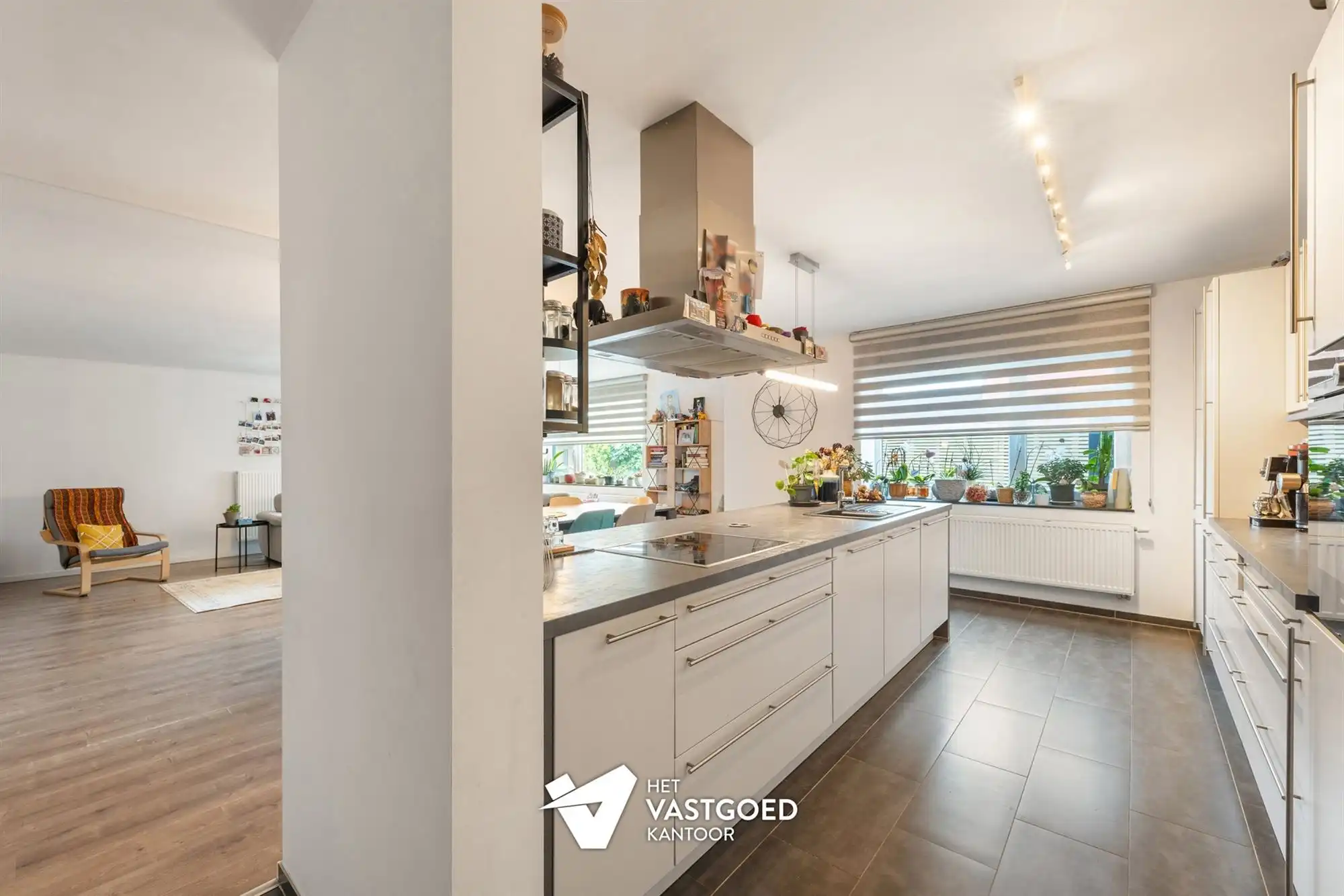 PERFECT ONDERHOUDEN EN ENERGIEZUINIG GELIJKVLOERS APPARTEMENT (165M²) EN TUIN TE BERINGEN foto 11