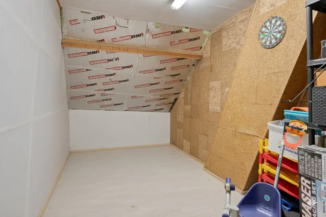 Instapklaar huis te koop nabij het centrum van Izegem. foto 9